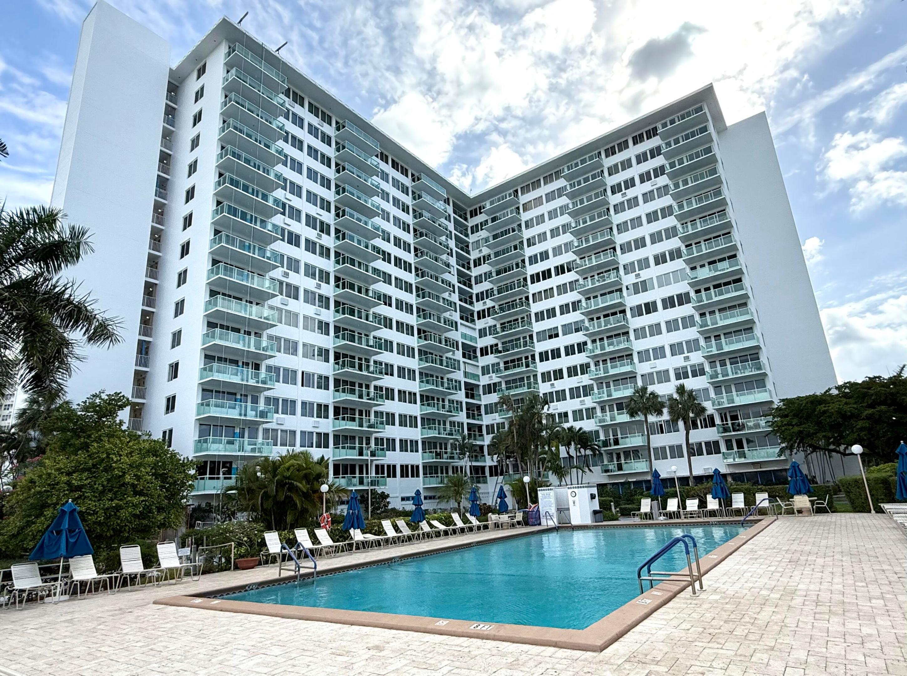 3233 NE 34th #1504