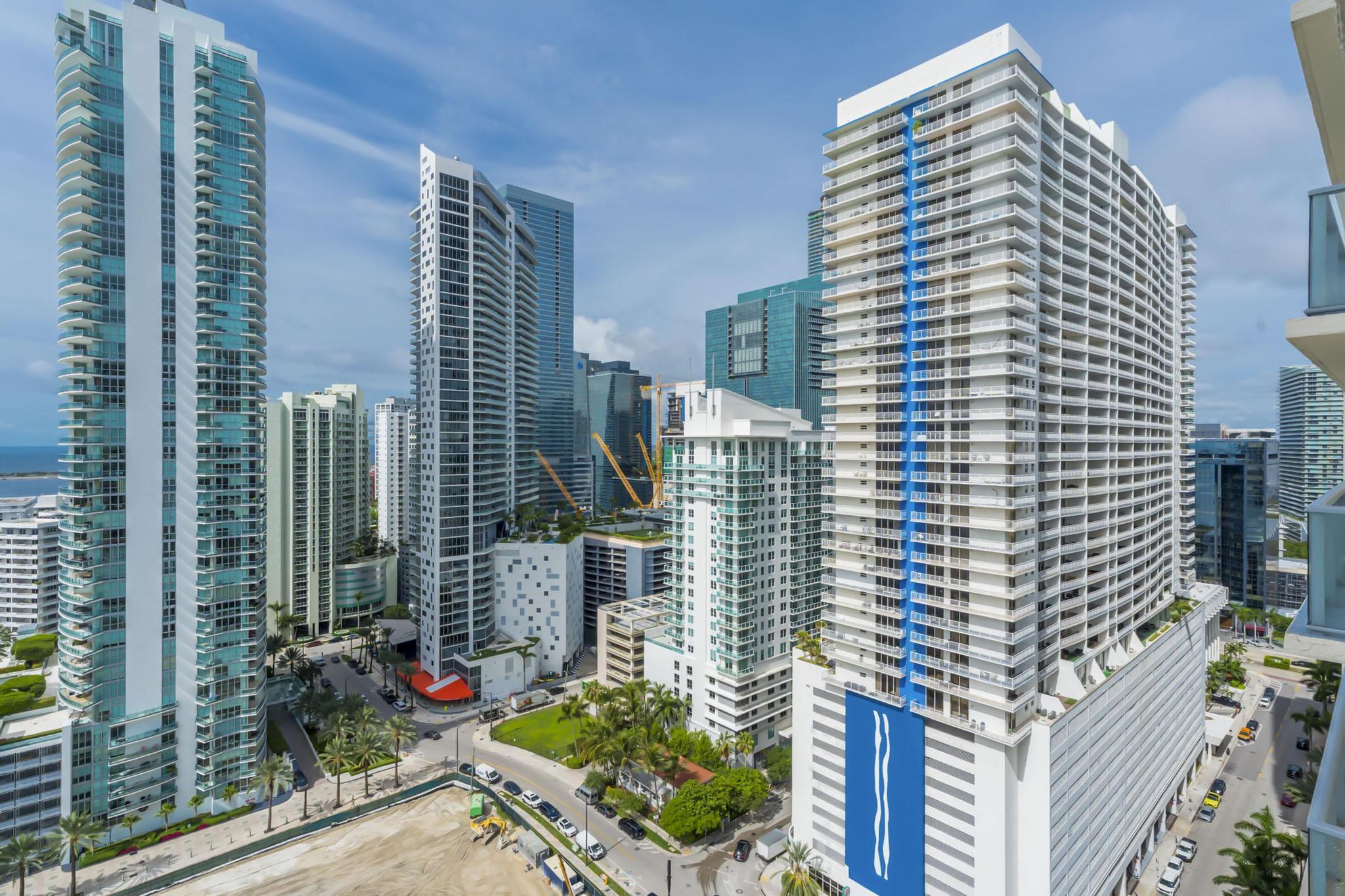 image The Mark on Brickell33