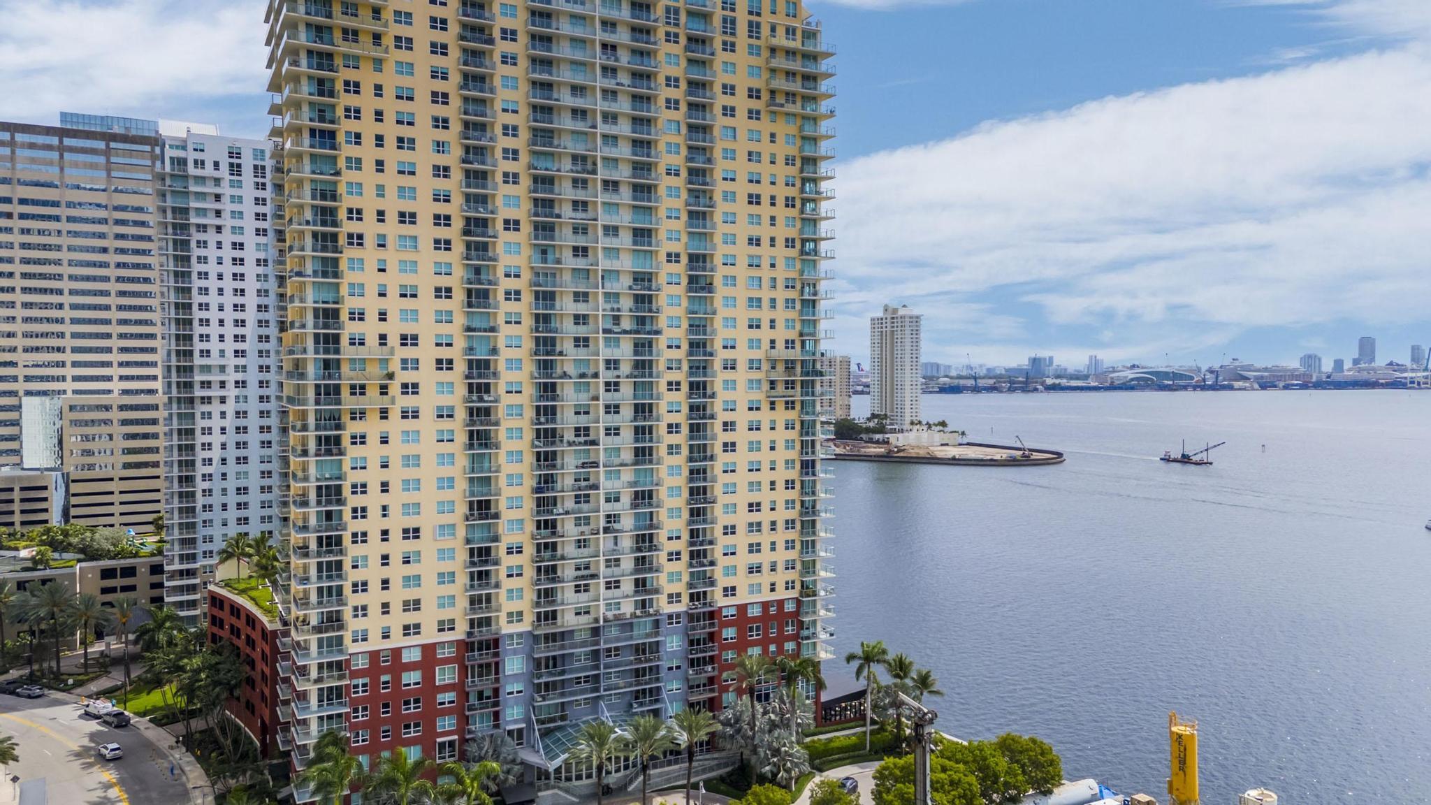 image The Mark on Brickell43