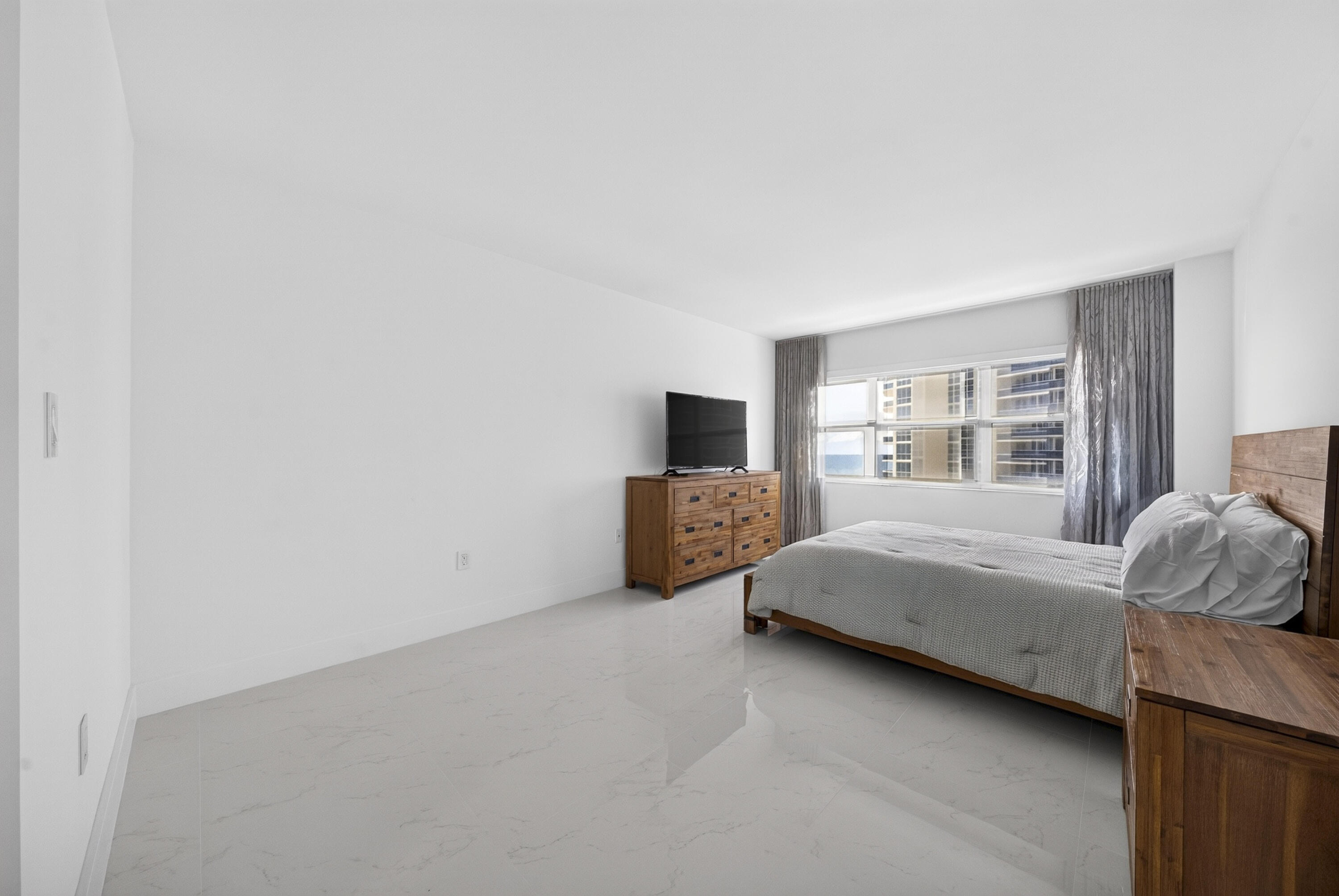 3400 Galt Ocean Dr #606S Fort Lauderdale, FL 33308