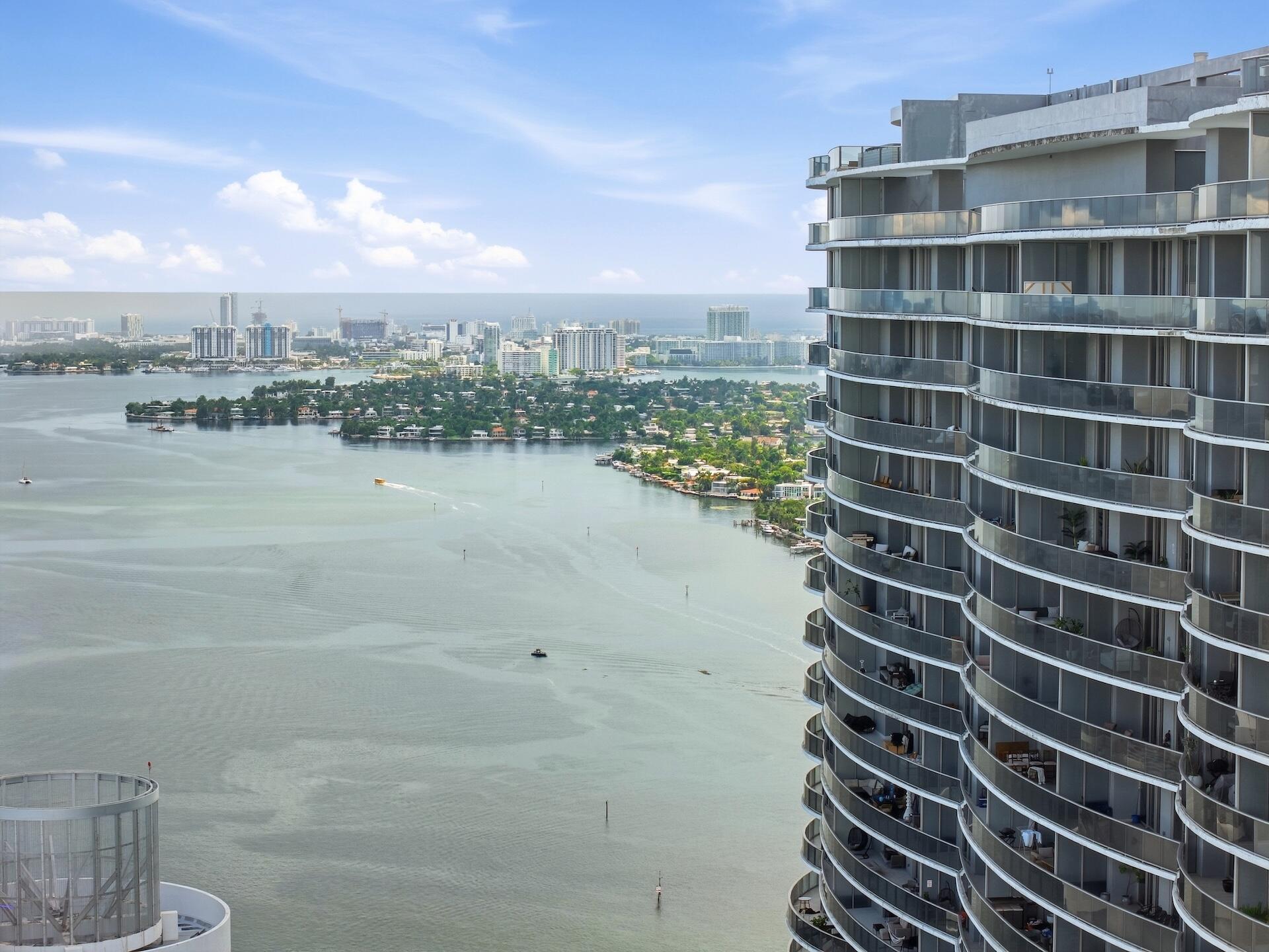 image Aria on the Bay32