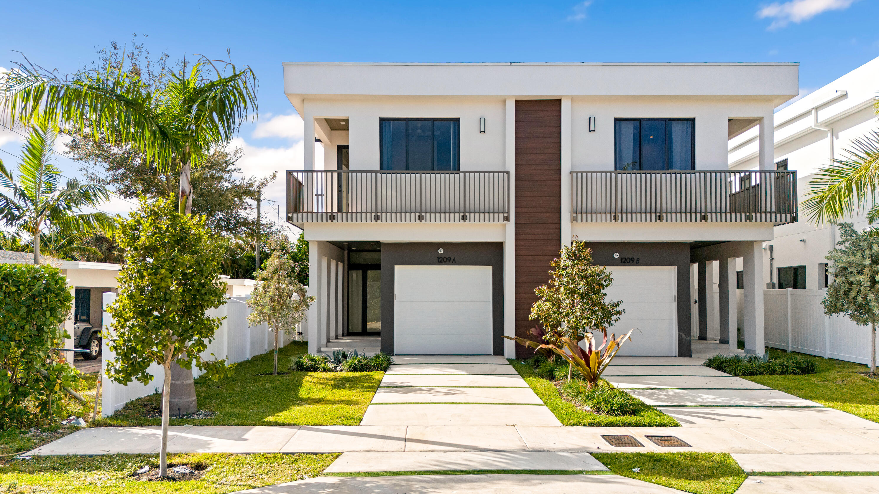 1209 NE 11th Ave