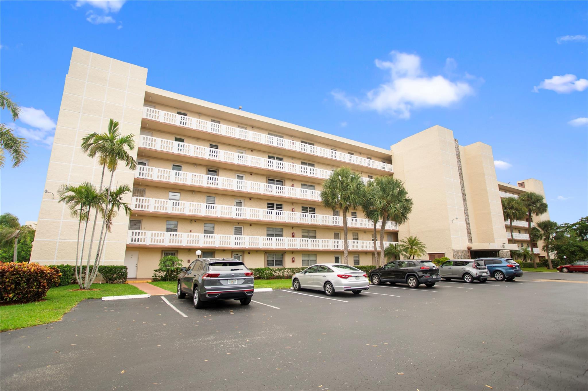 101 SE 3rd Ave #605