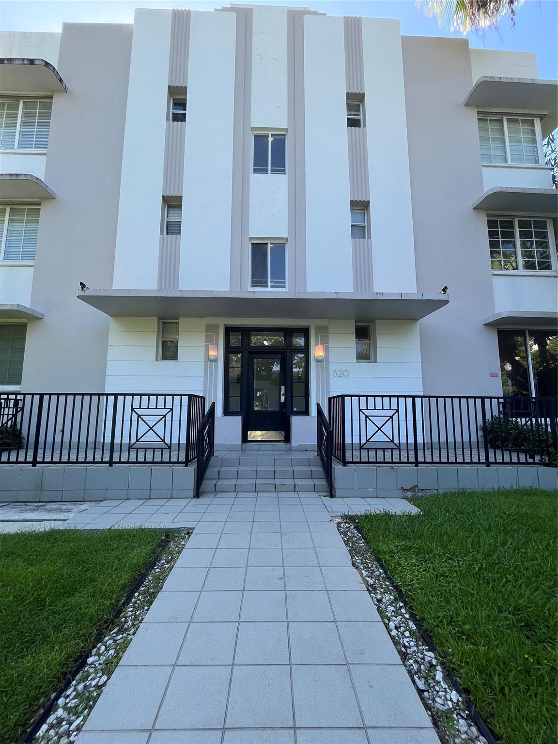 820 Euclid Ave #103