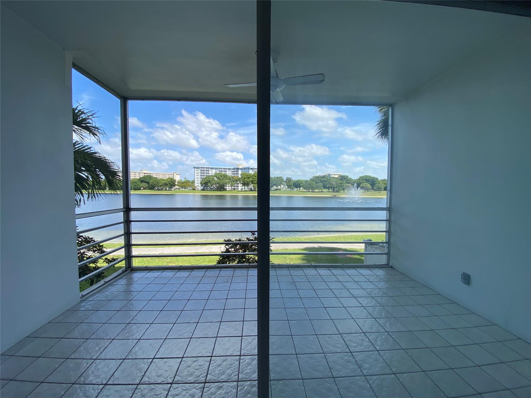2801 N Palm Aire Dr #206