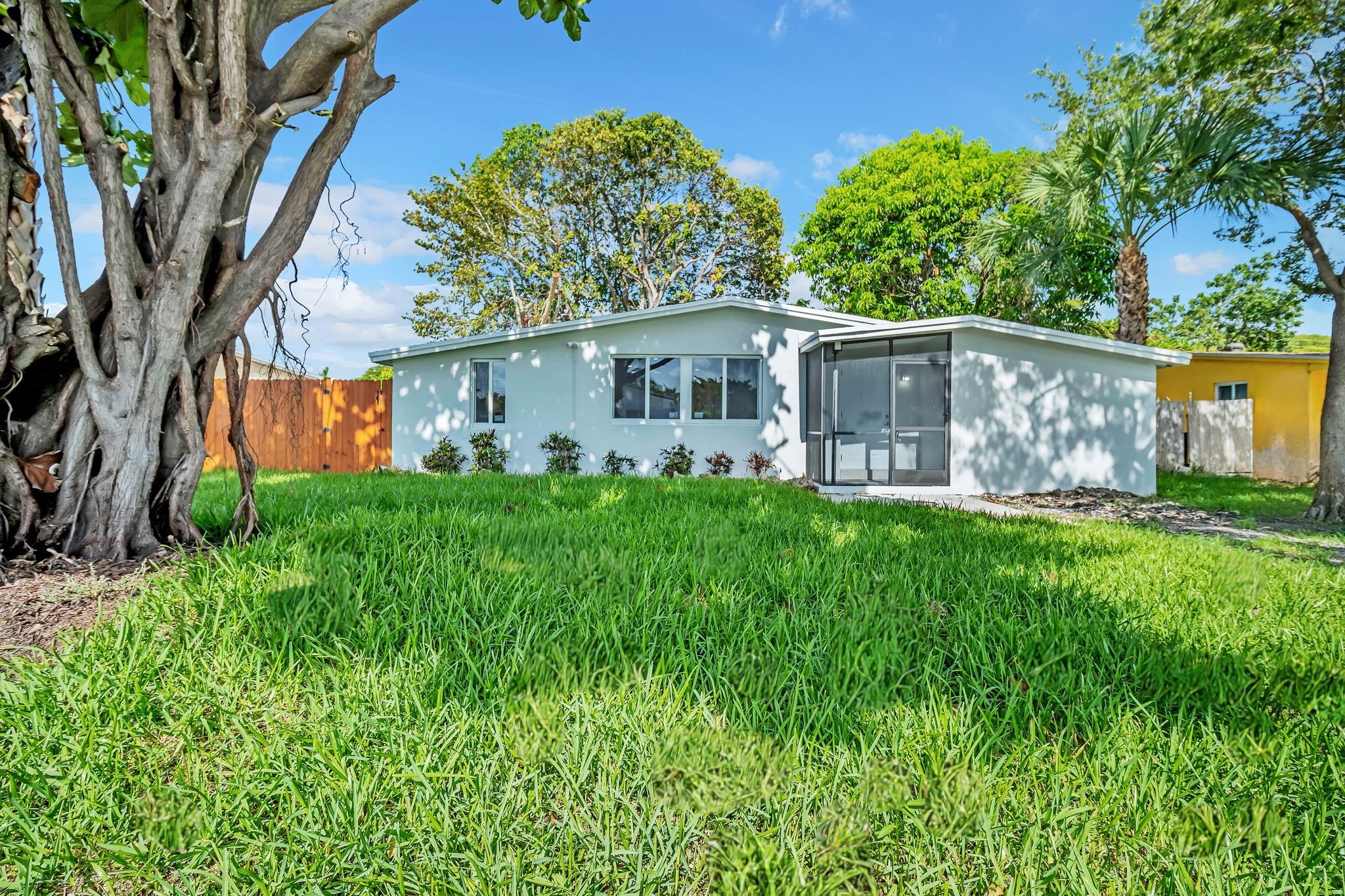 5680 NE 7th Ter
