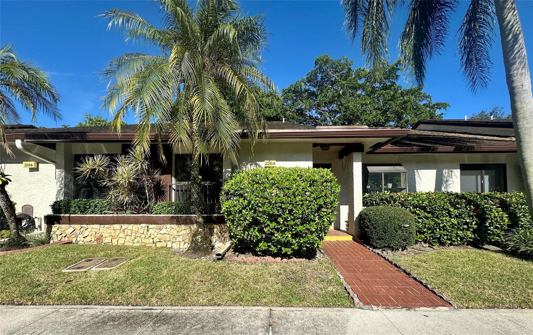 3264 Carambola Cir #3264