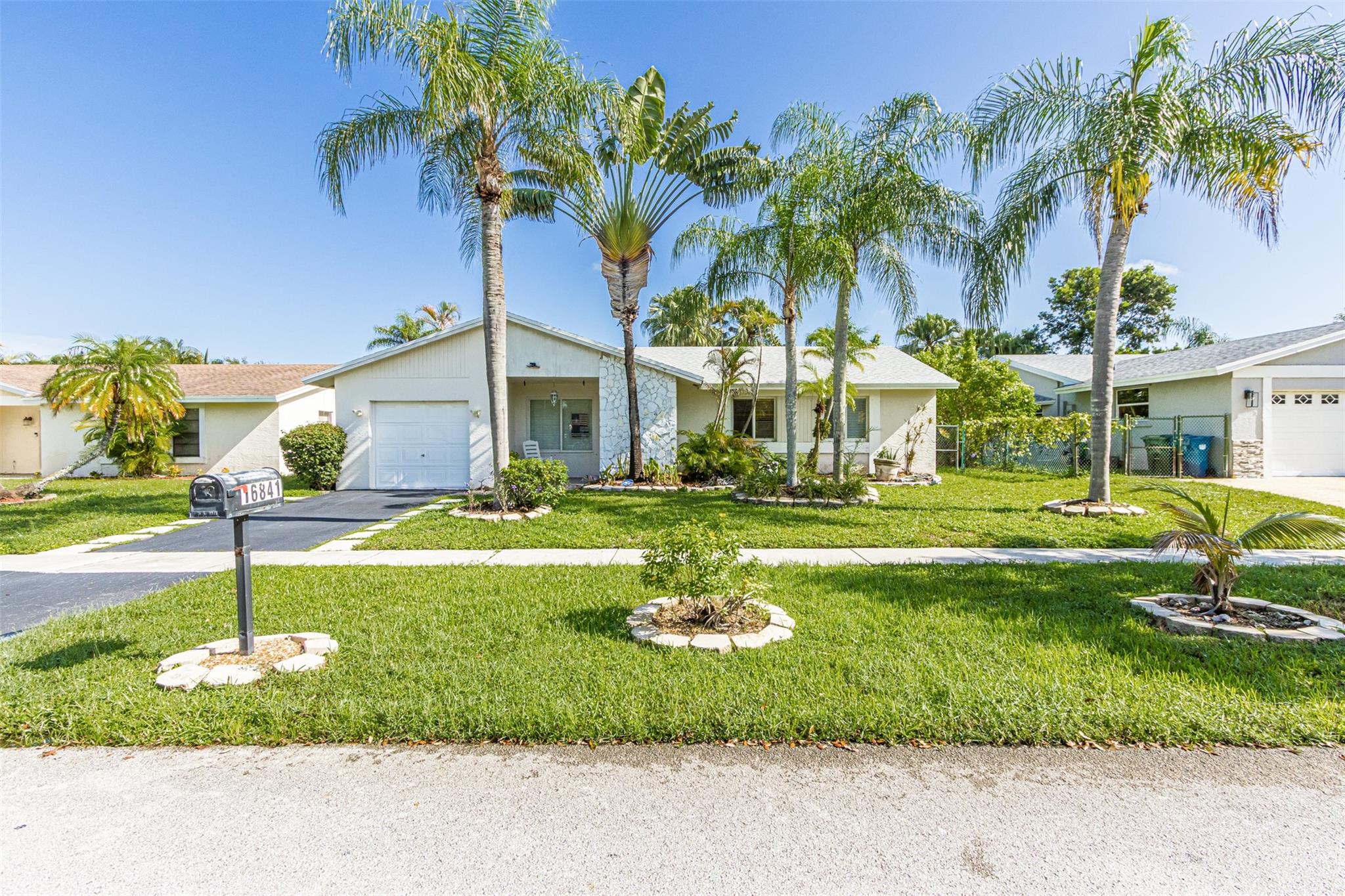 16841 Royal Poinciana Dr