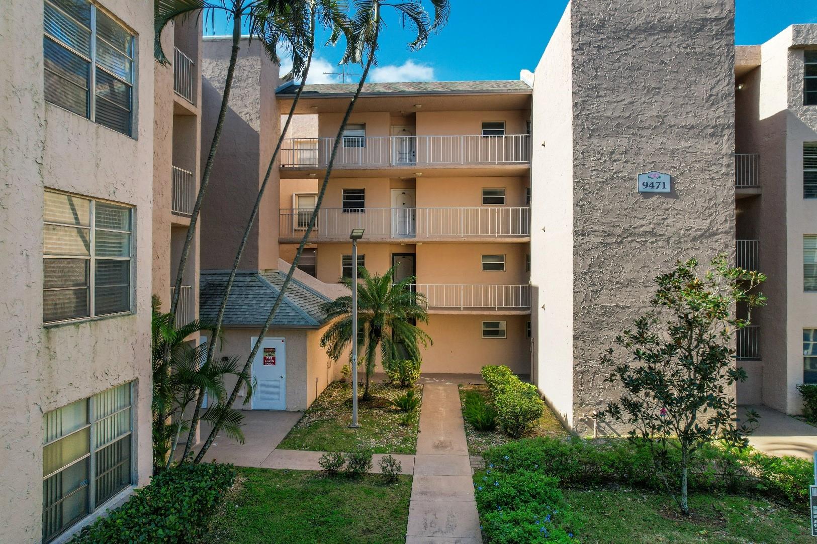 9471 Evergreen Pl #104