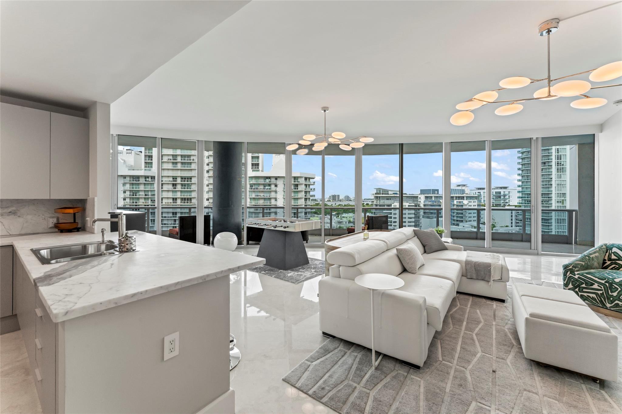 5959 Collins Ave #1201