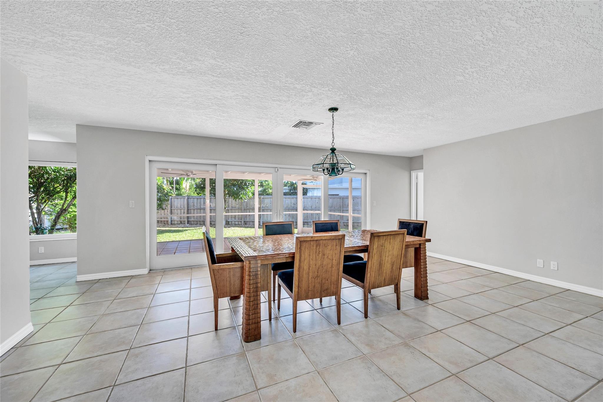 2100 Manatee Dr Fort Lauderdale, FL 33316