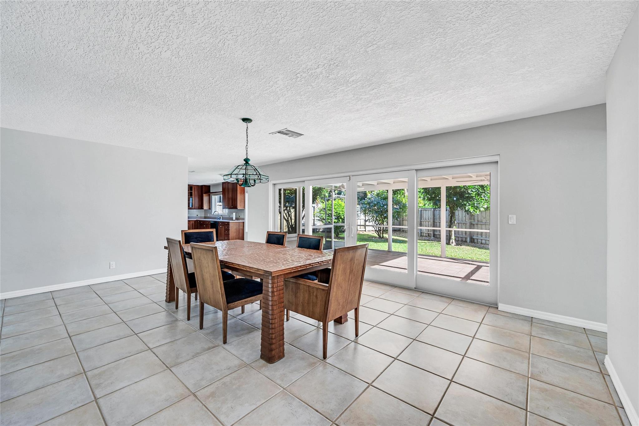 2100 Manatee Dr Fort Lauderdale, FL 33316