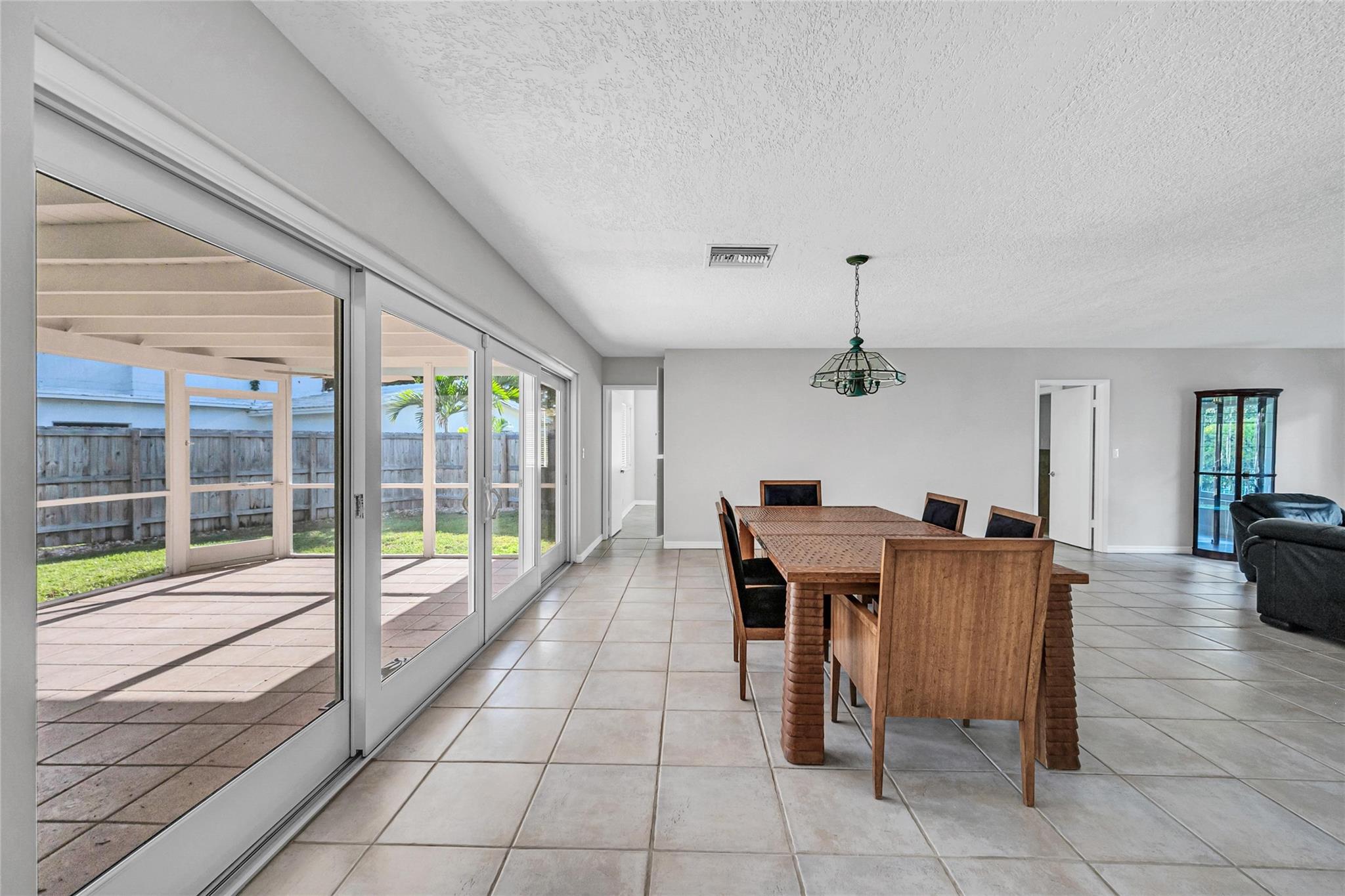 2100 Manatee Dr Fort Lauderdale, FL 33316