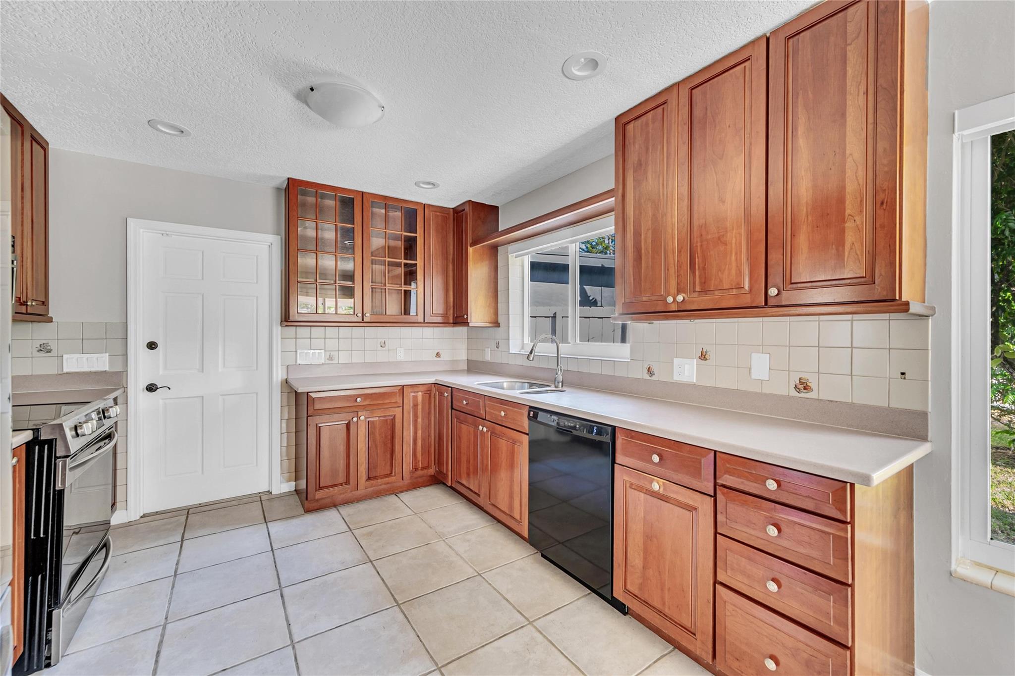 2100 Manatee Dr Fort Lauderdale, FL 33316