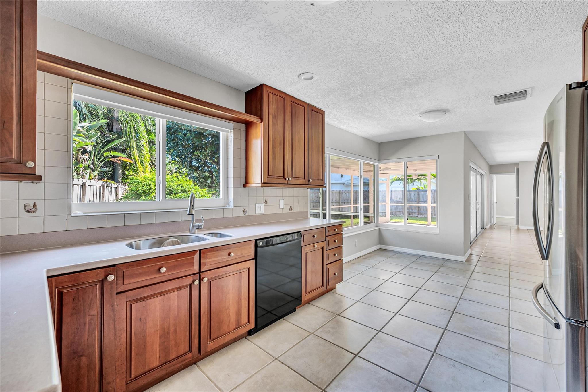 2100 Manatee Dr Fort Lauderdale, FL 33316