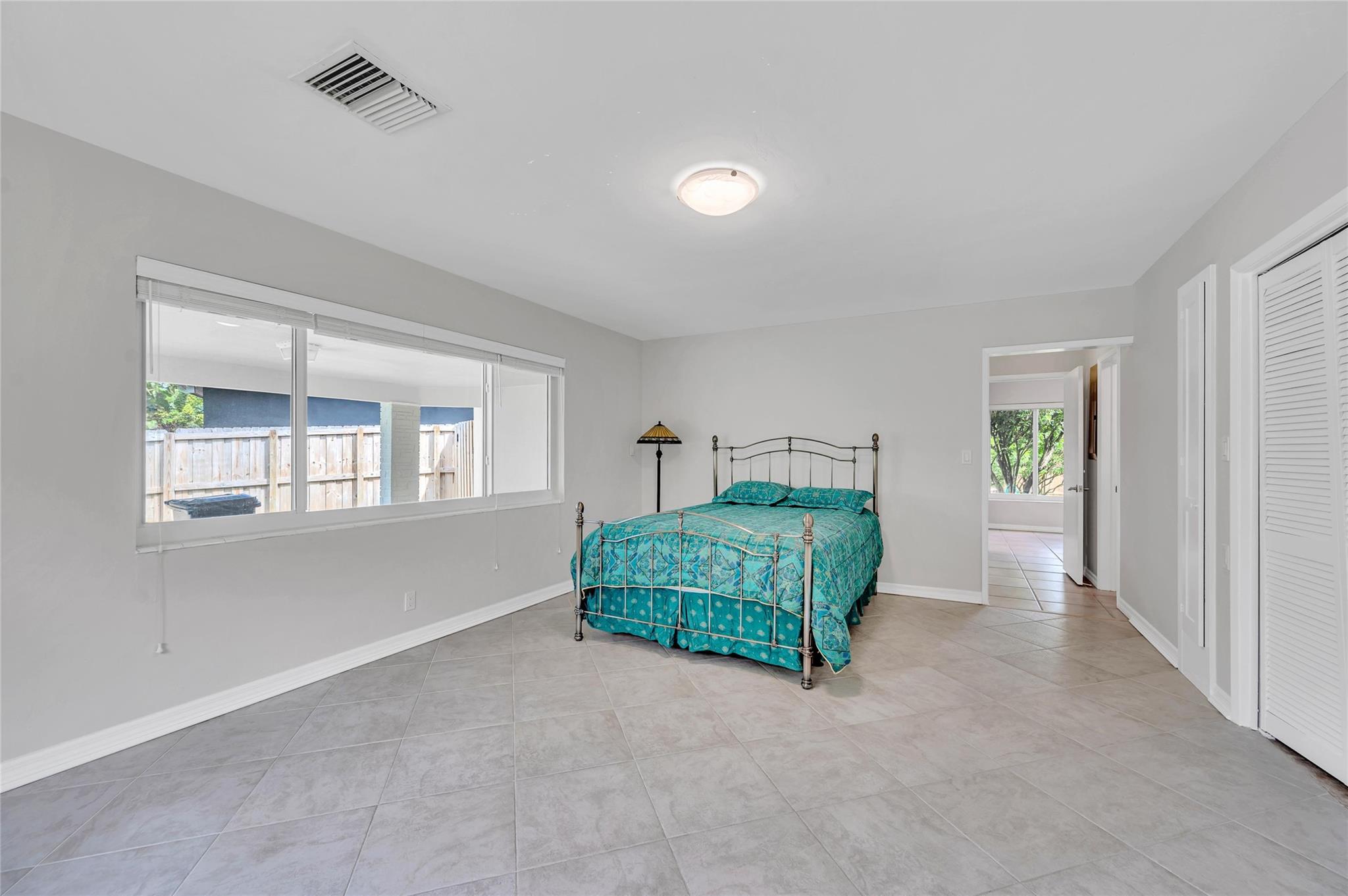 2100 Manatee Dr Fort Lauderdale, FL 33316