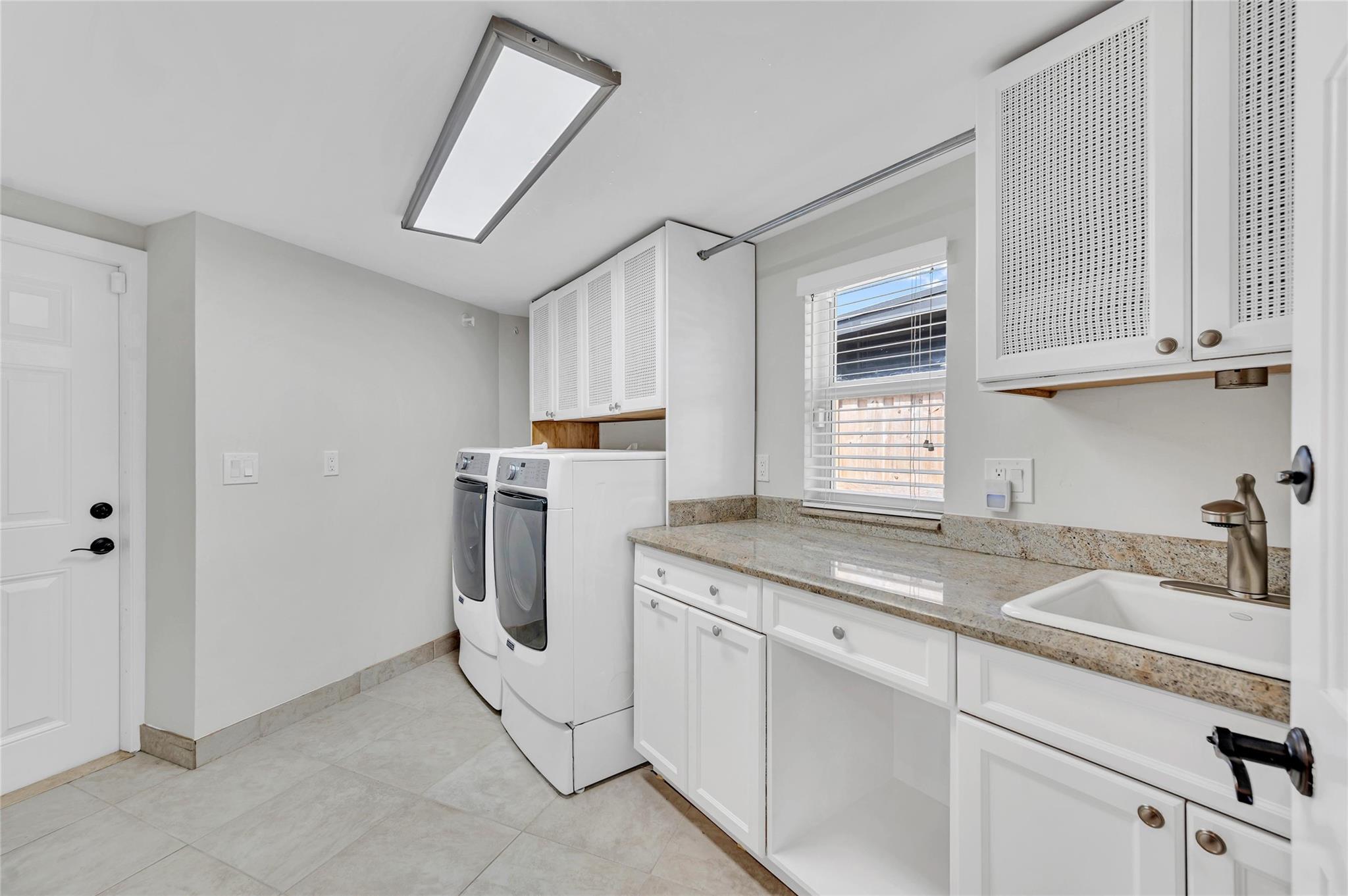 2100 Manatee Dr Fort Lauderdale, FL 33316