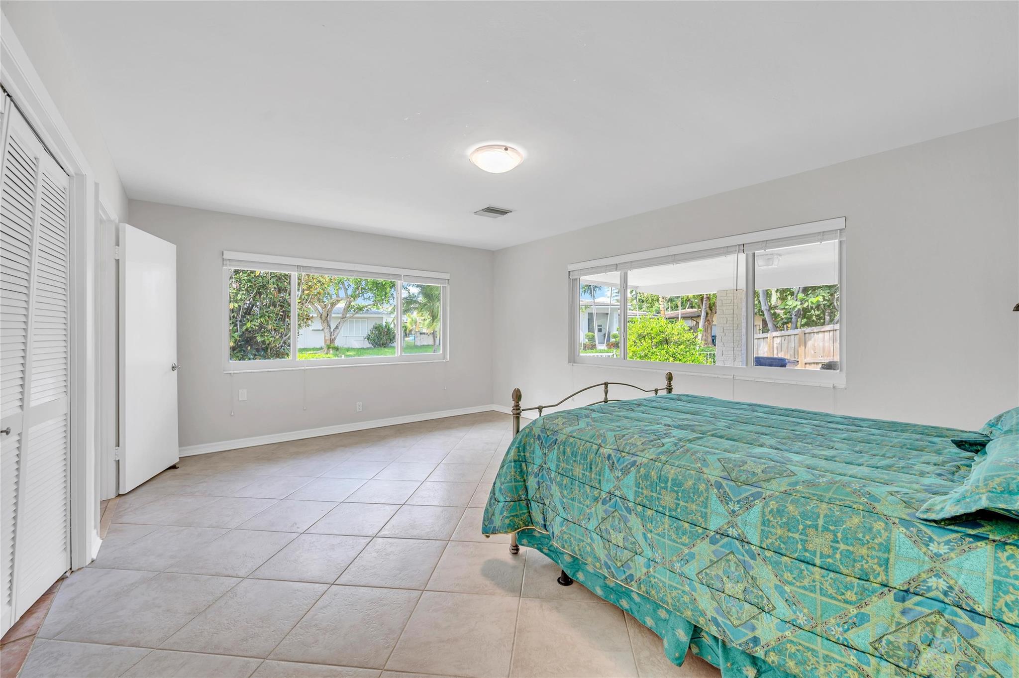 2100 Manatee Dr Fort Lauderdale, FL 33316