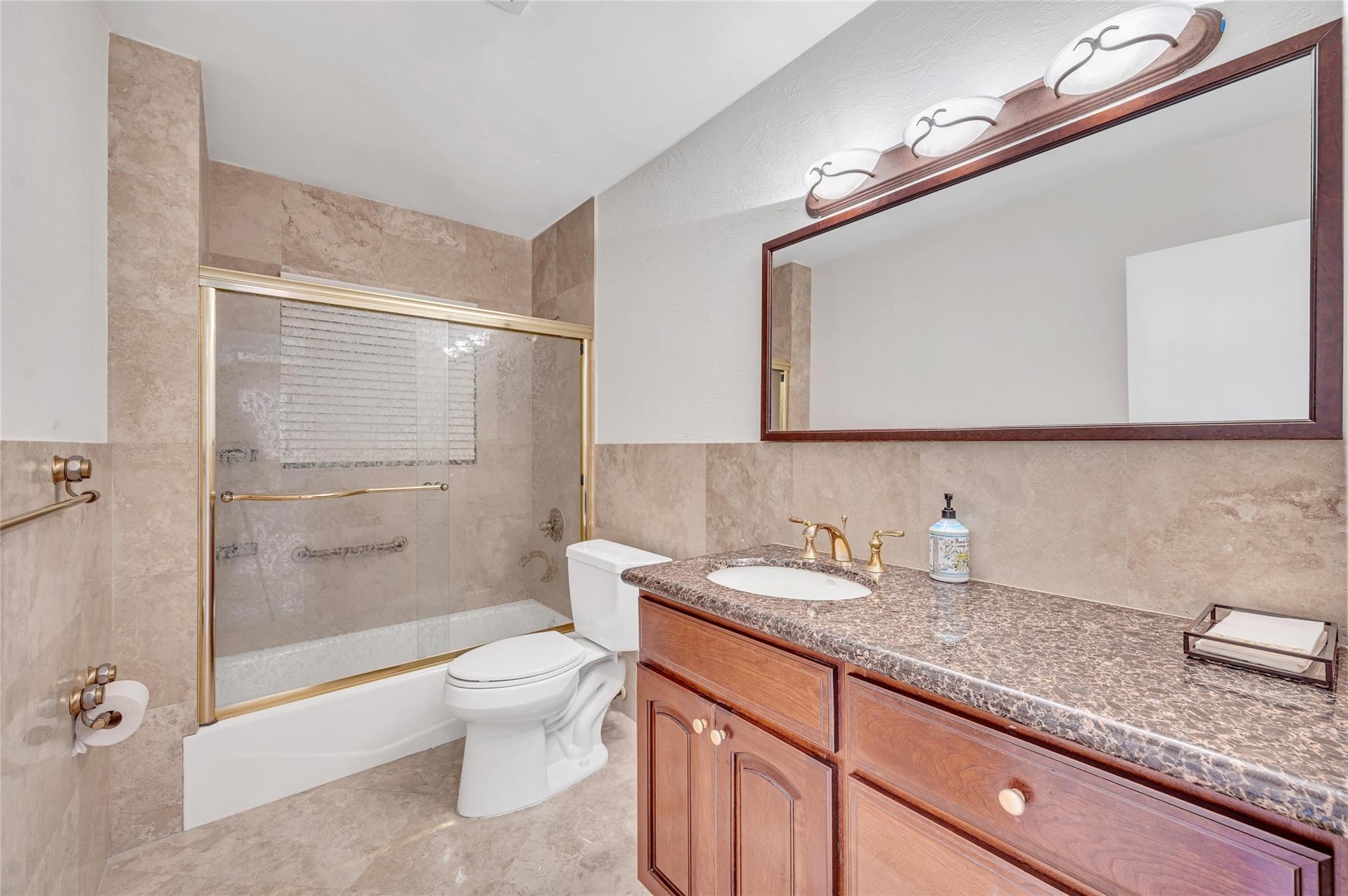 2100 Manatee Dr Fort Lauderdale, FL 33316