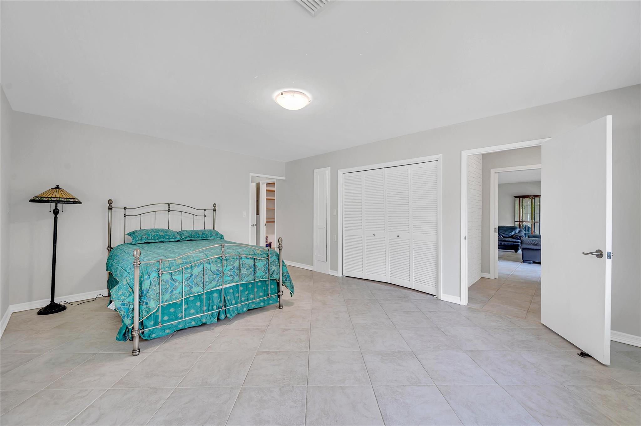 2100 Manatee Dr Fort Lauderdale, FL 33316