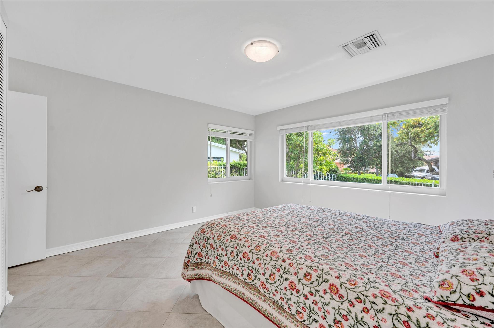 2100 Manatee Dr Fort Lauderdale, FL 33316