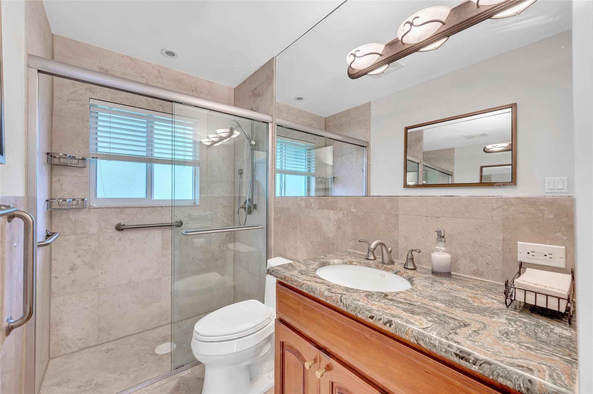 2100 Manatee Dr Fort Lauderdale, FL 33316