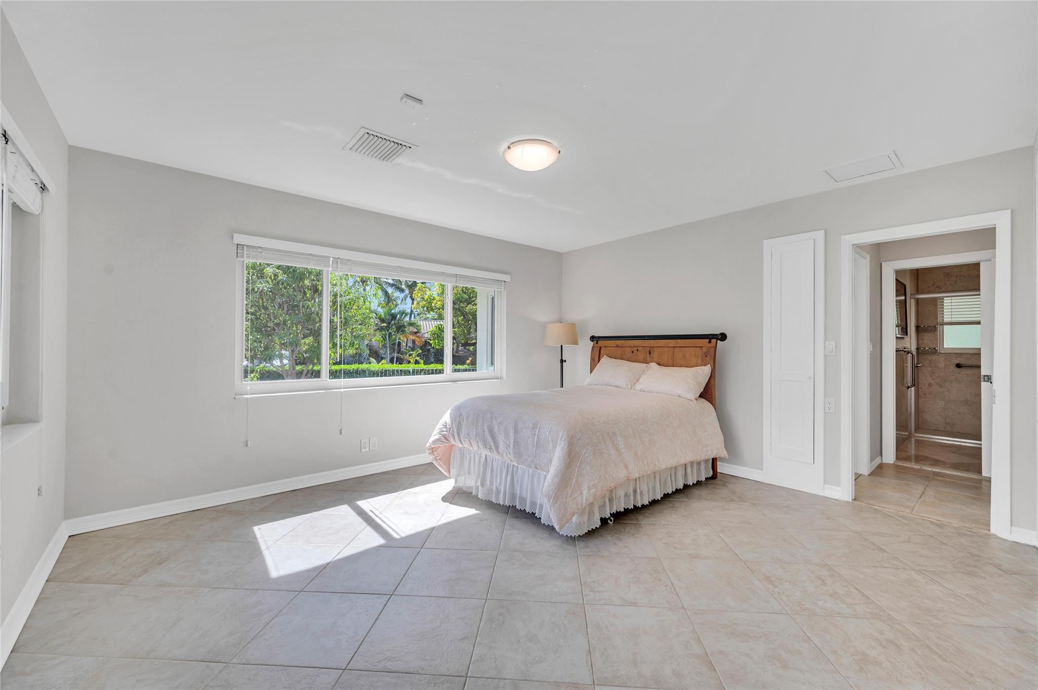 2100 Manatee Dr Fort Lauderdale, FL 33316