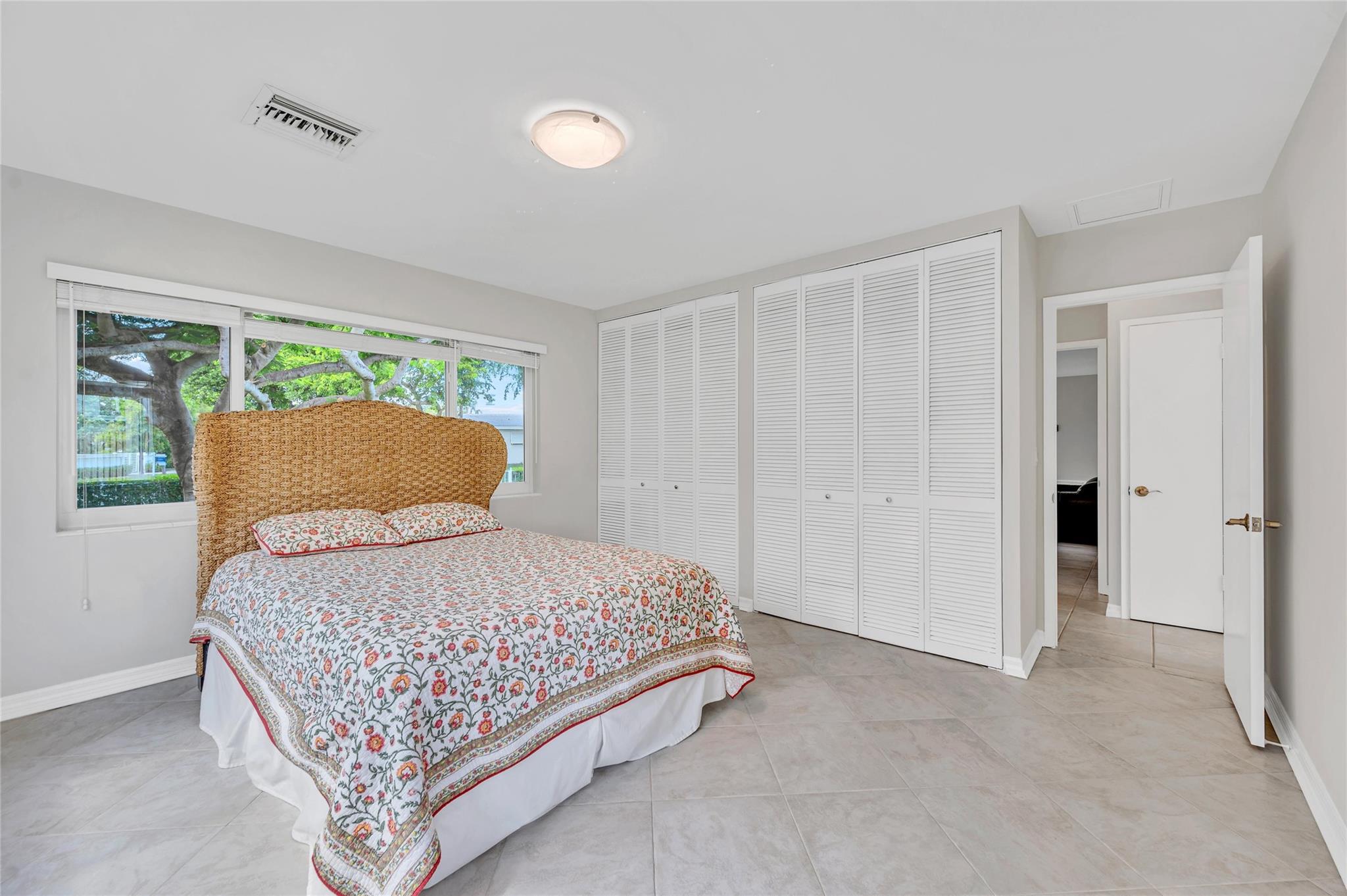 2100 Manatee Dr Fort Lauderdale, FL 33316