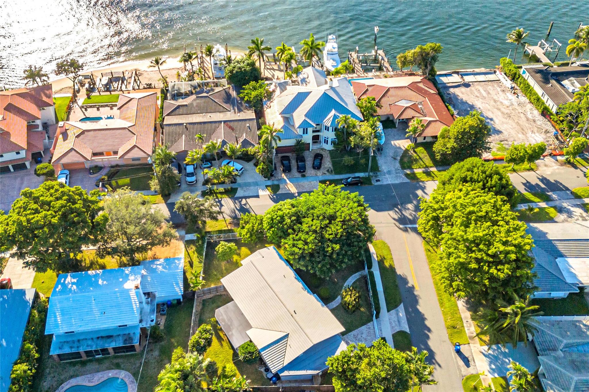 2100 Manatee Dr Fort Lauderdale, FL 33316