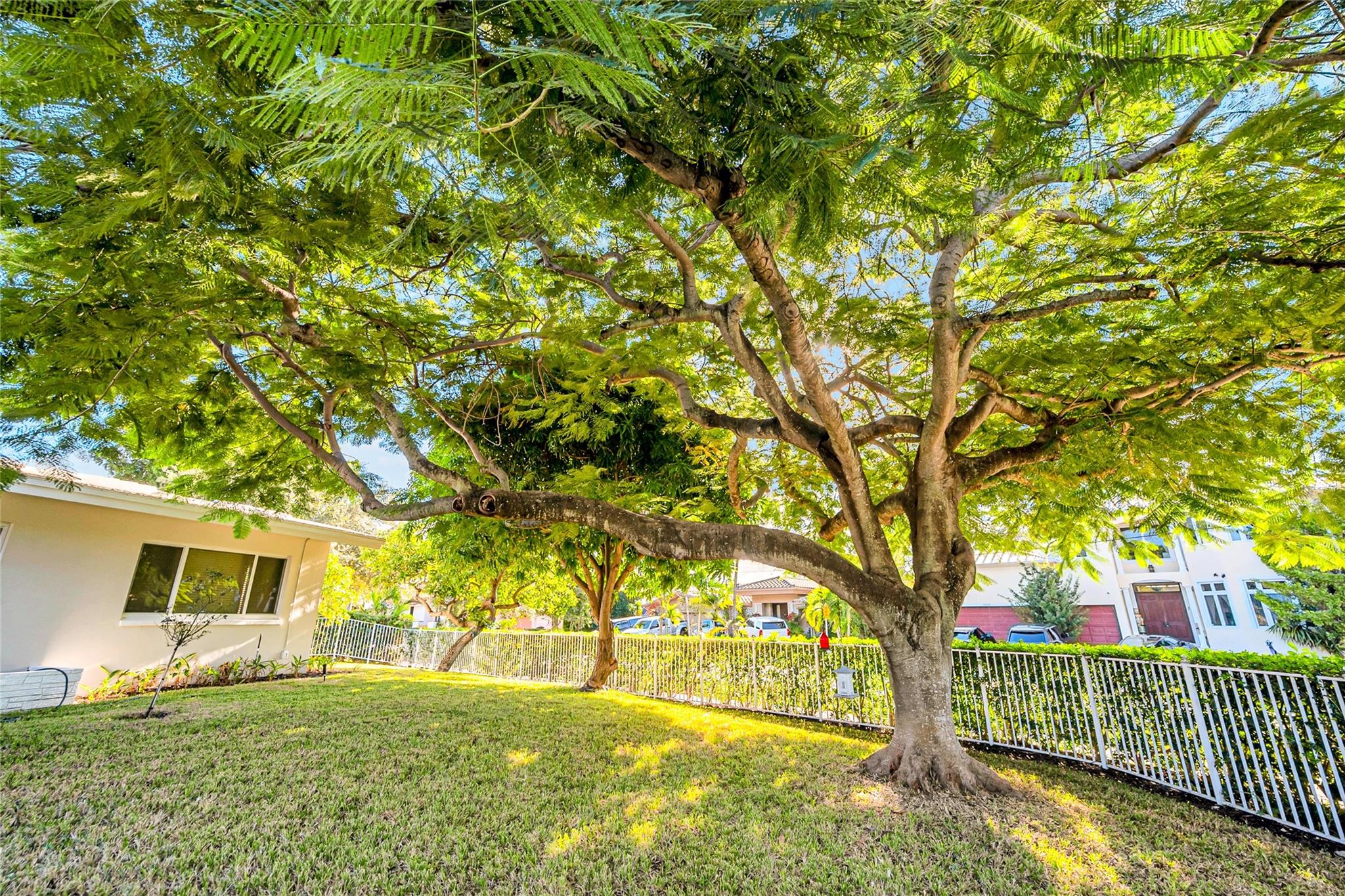 2100 Manatee Dr Fort Lauderdale, FL 33316