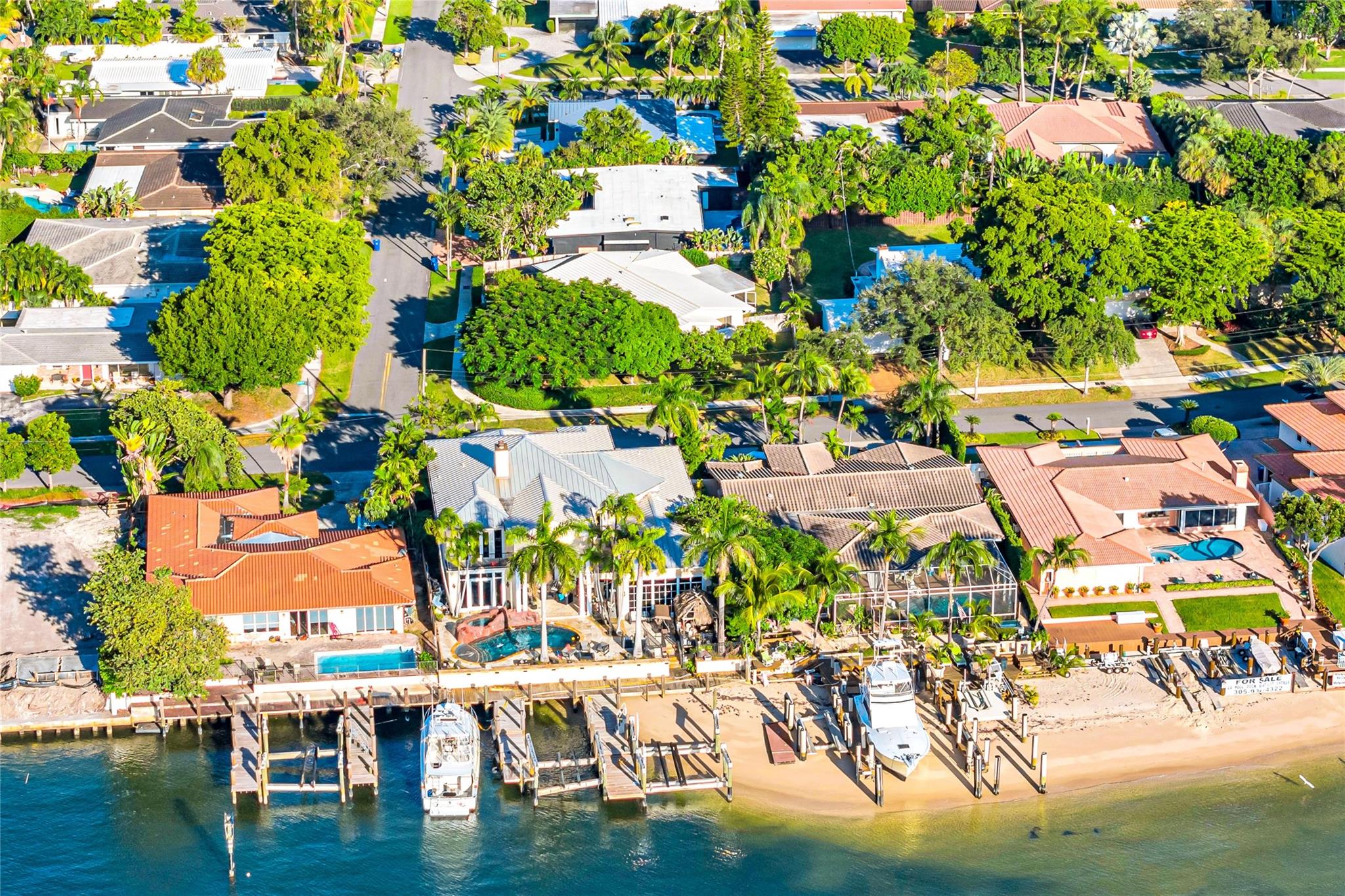 2100 Manatee Dr Fort Lauderdale, FL 33316