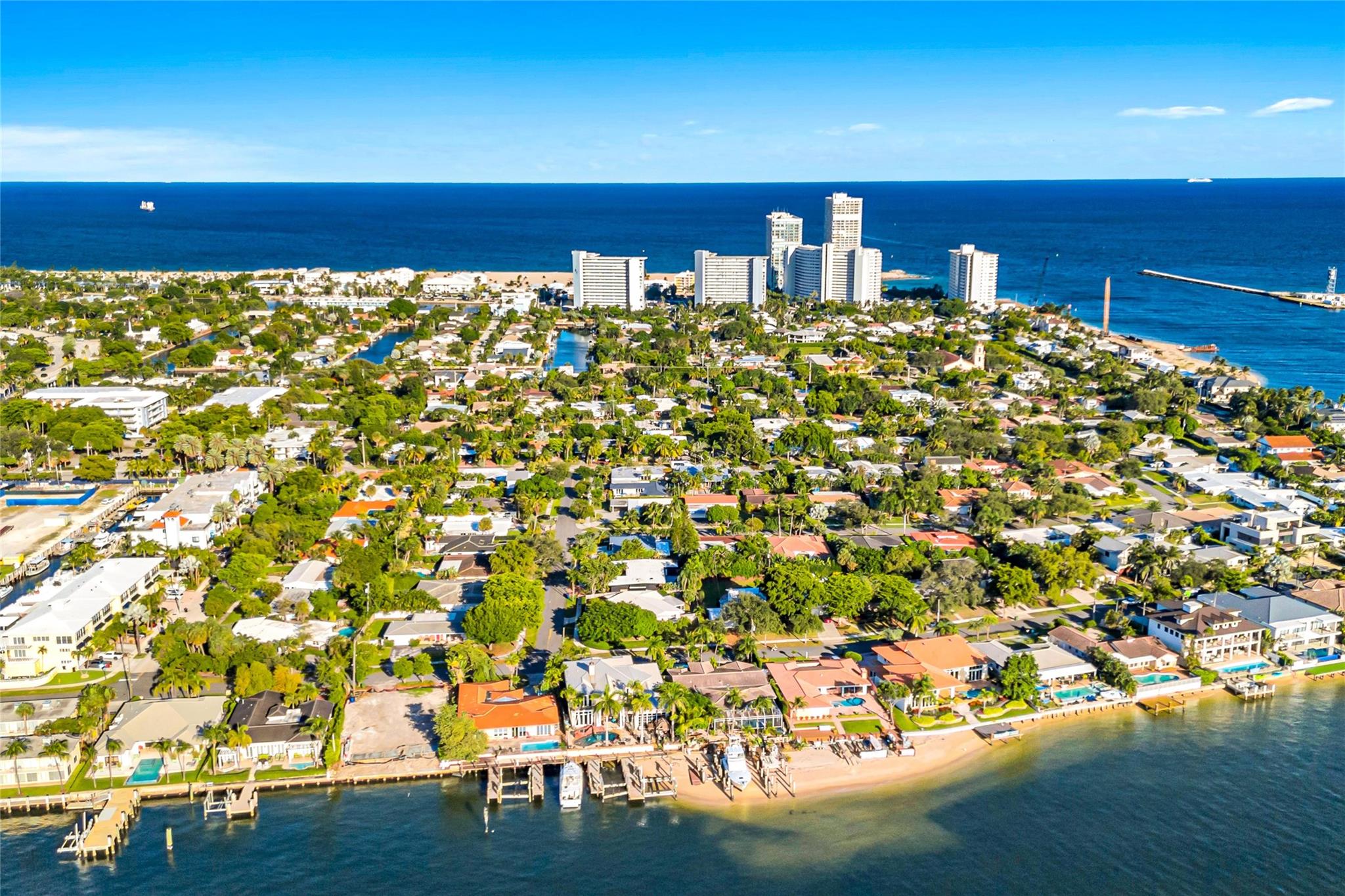 2100 Manatee Dr Fort Lauderdale, FL 33316