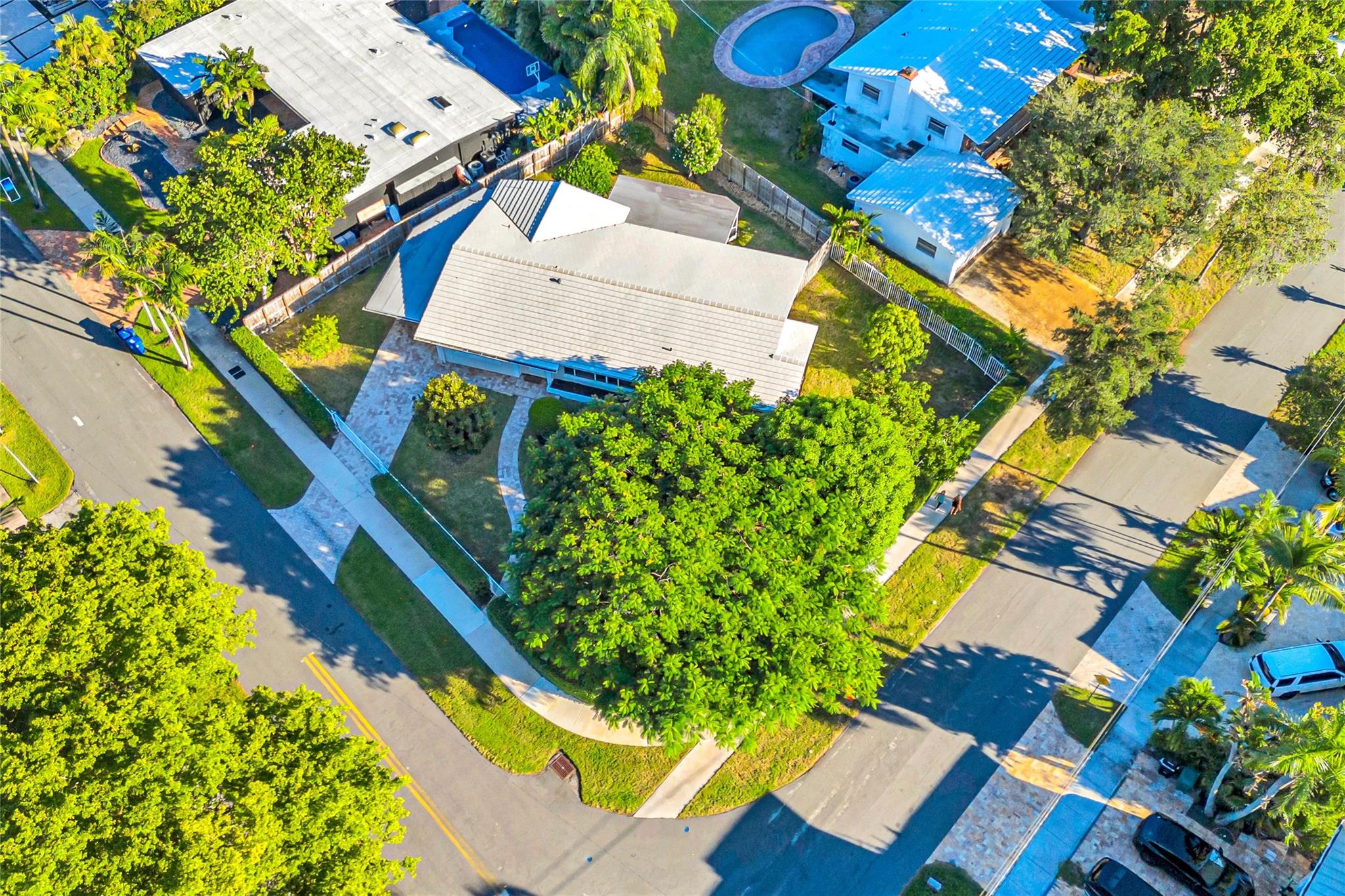 2100 Manatee Dr Fort Lauderdale, FL 33316