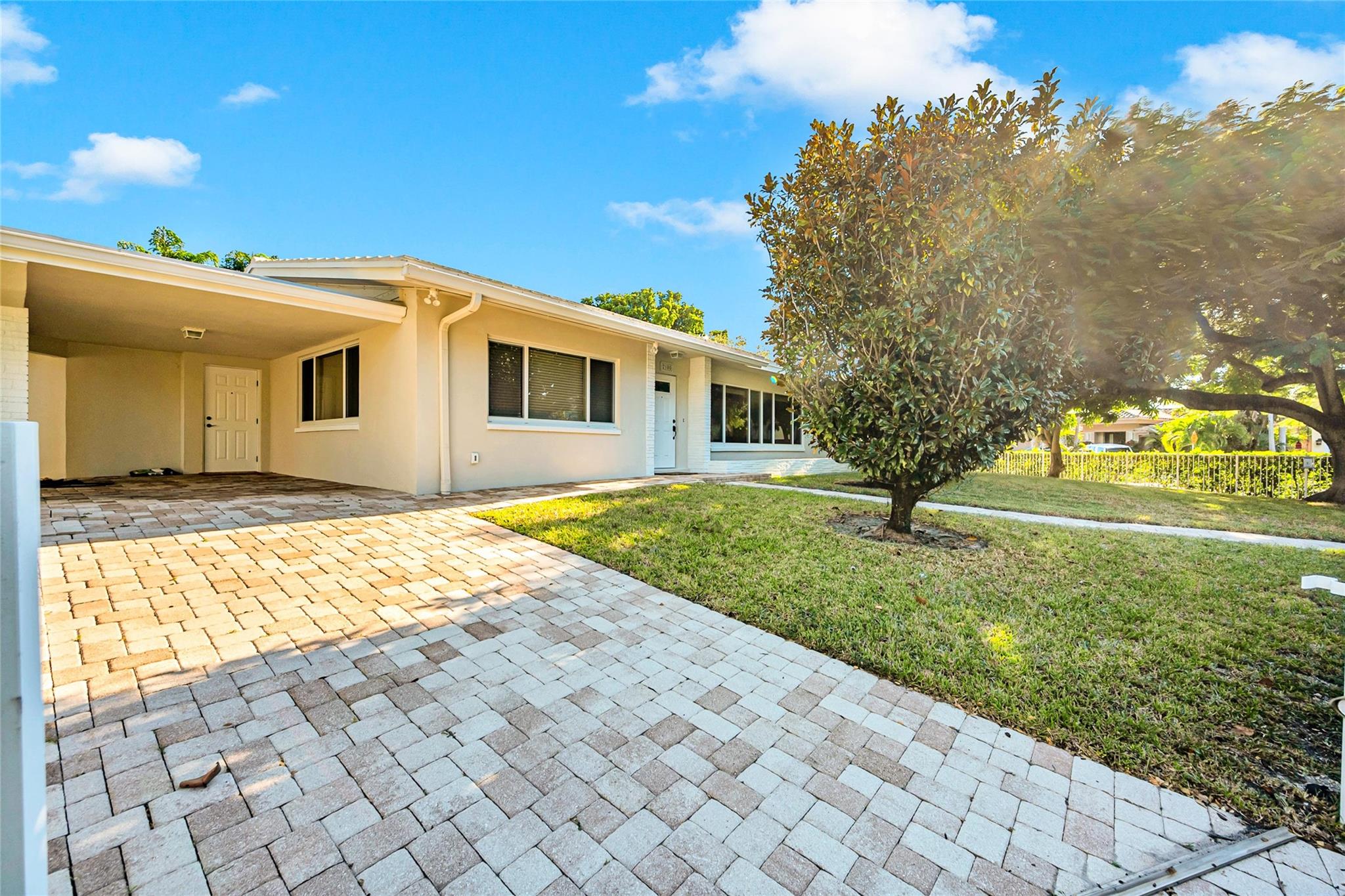 2100 Manatee Dr Fort Lauderdale, FL 33316