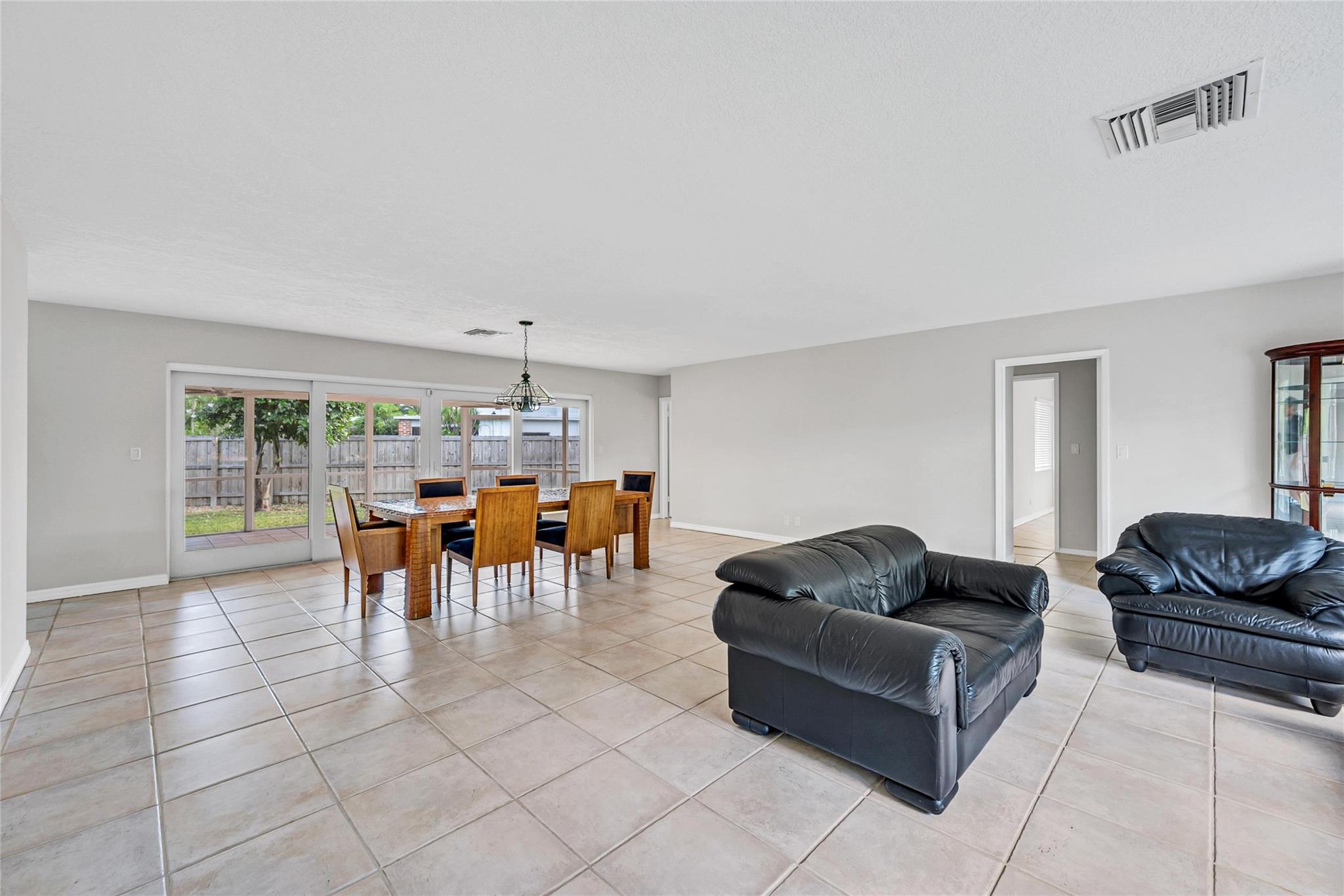 2100 Manatee Dr Fort Lauderdale, FL 33316