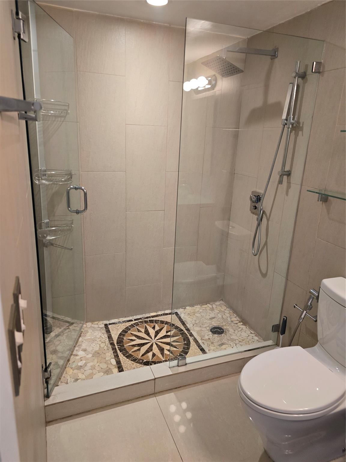 5033 NW 7th St #508 Miami, FL 33126