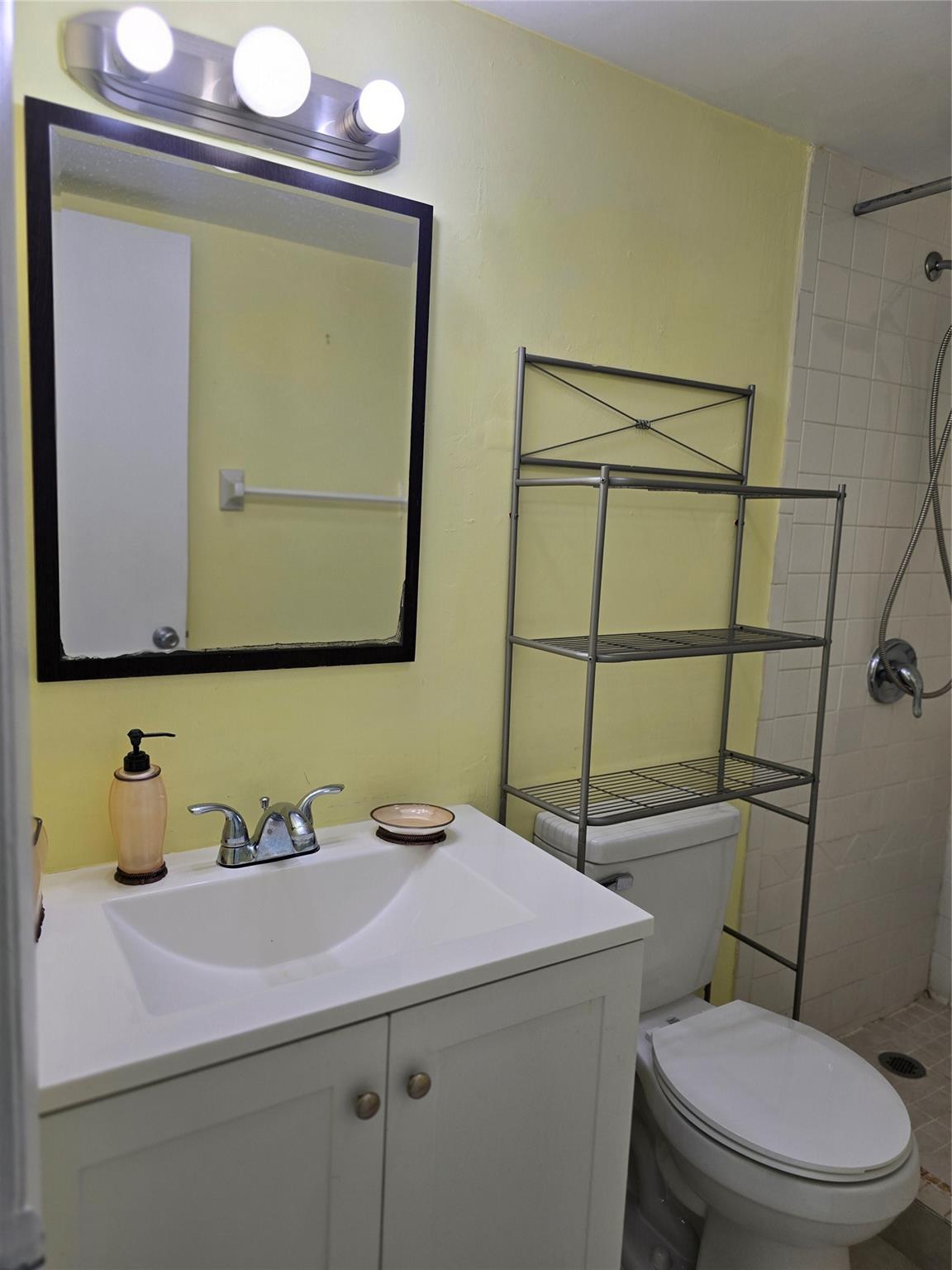 5033 NW 7th St #508 Miami, FL 33126