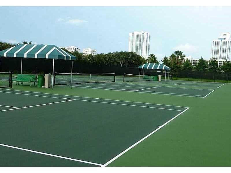 500 Three Iss #L15 Hallandale Beach, FL 33009