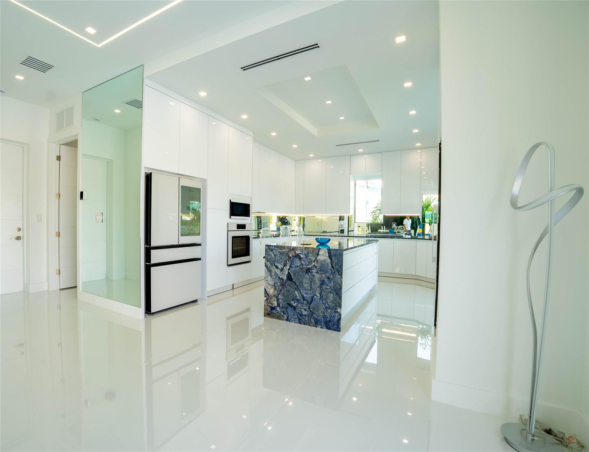 1205 Avocado Fort Lauderdale, FL 33315