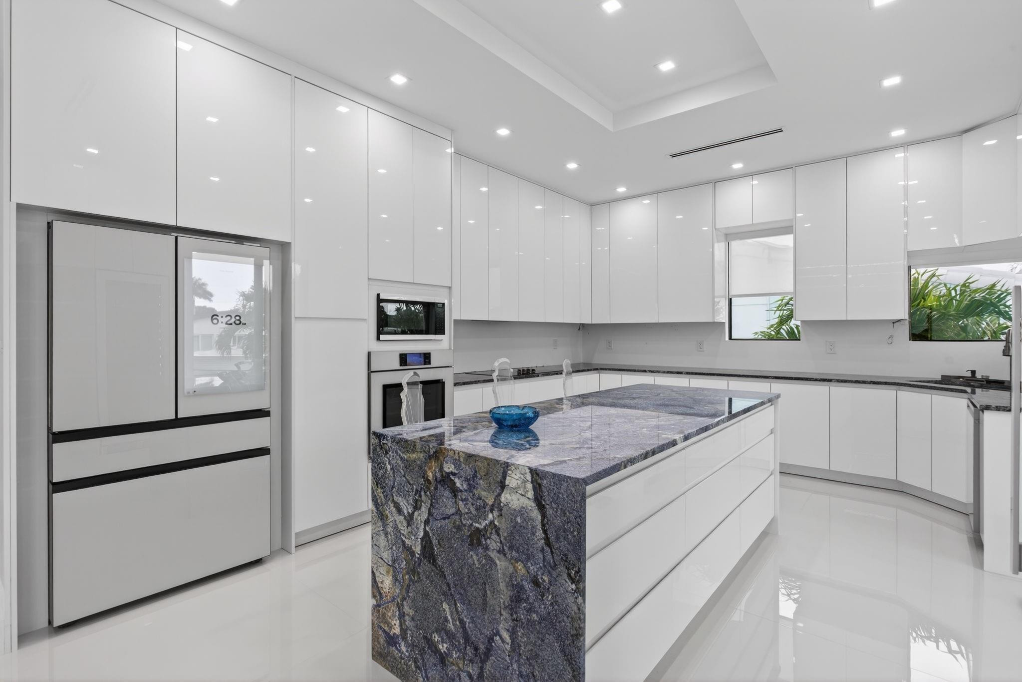 1205 Avocado Fort Lauderdale, FL 33315