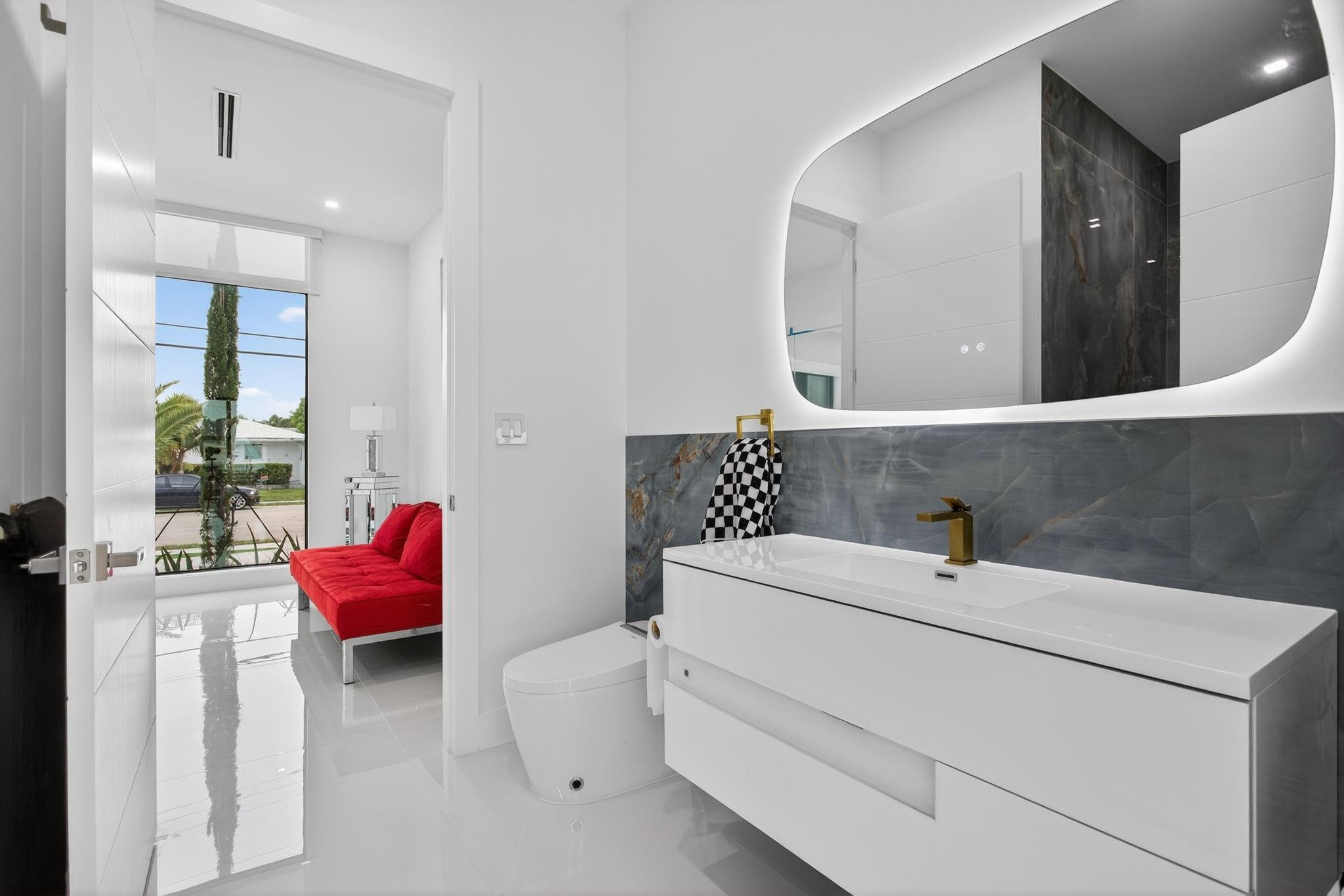 1205 Avocado Fort Lauderdale, FL 33315