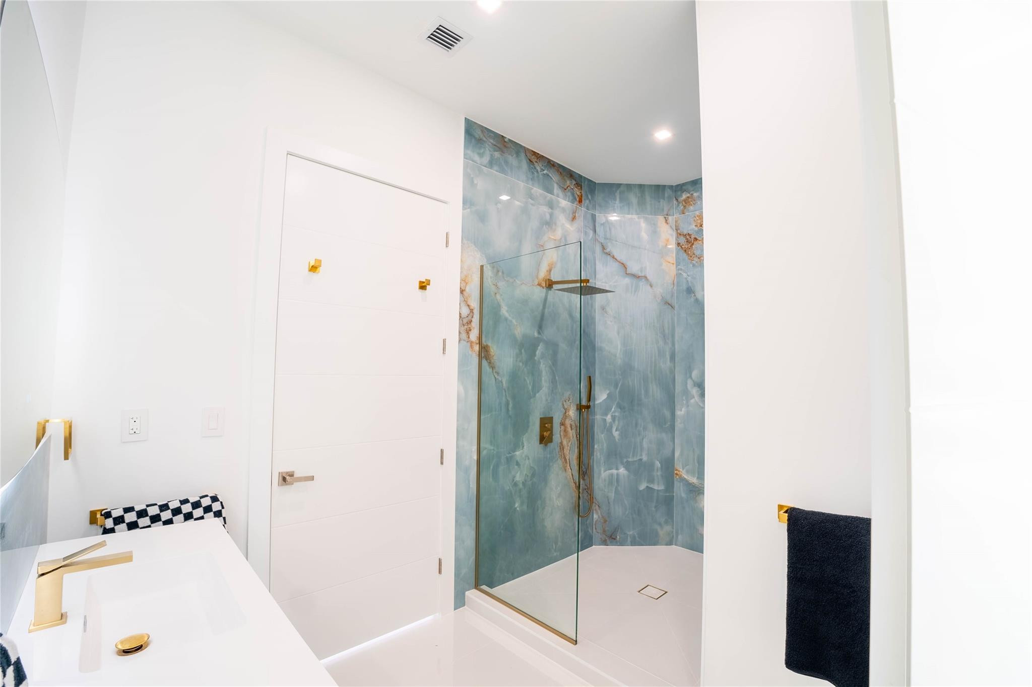 1205 Avocado Fort Lauderdale, FL 33315