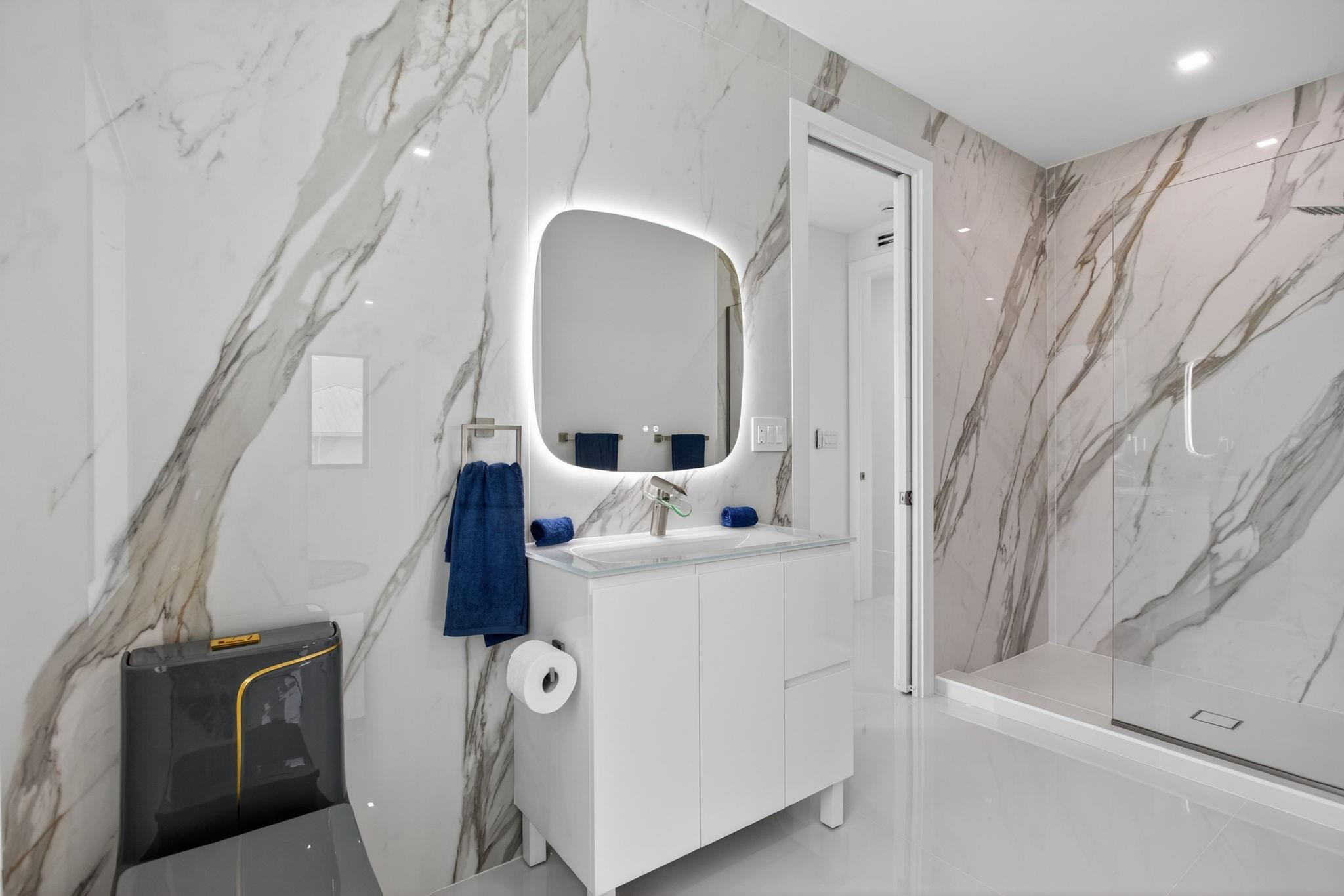 1205 Avocado Fort Lauderdale, FL 33315