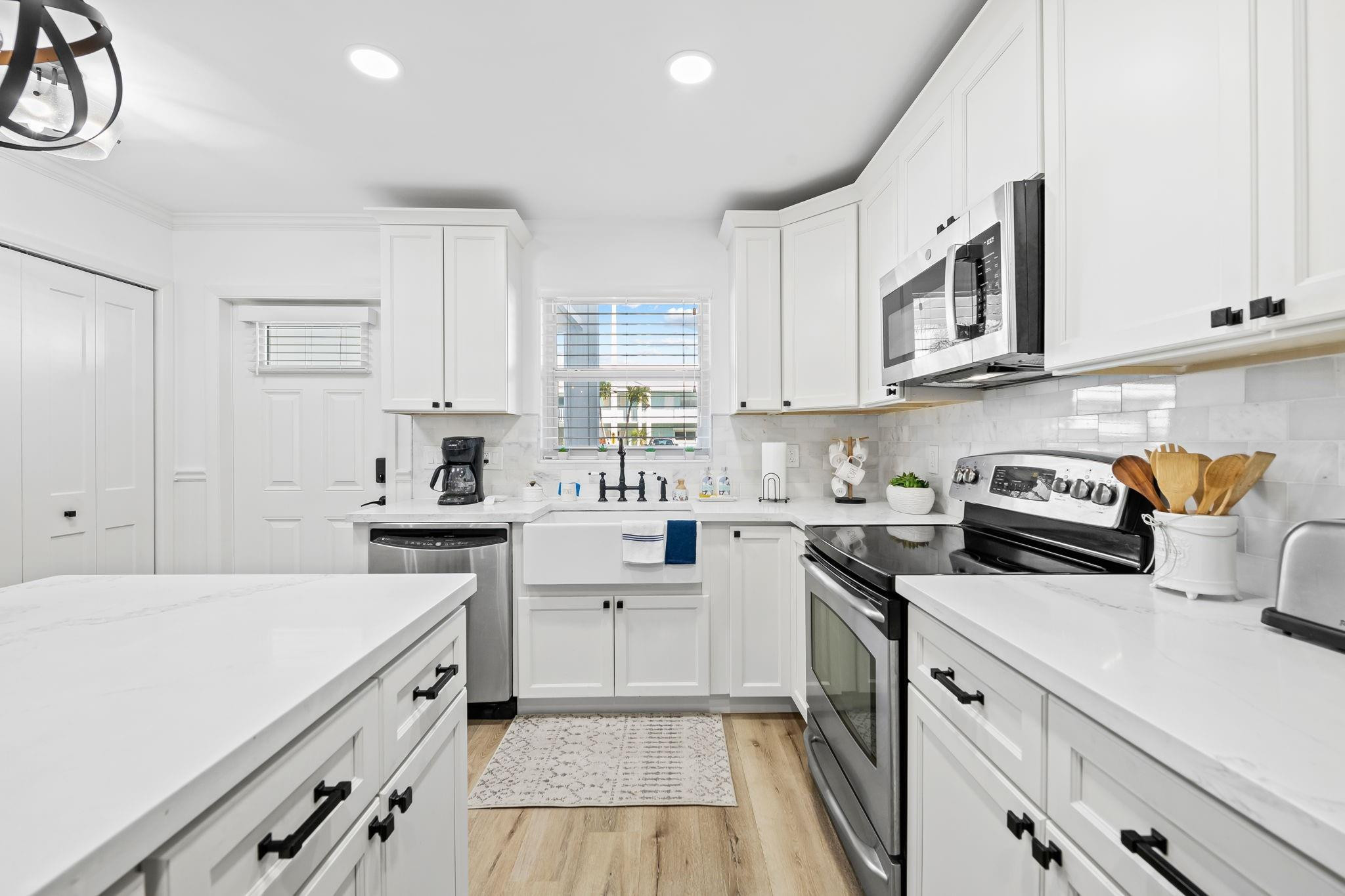 2400 NE 36th #3 Lighthouse Point, FL 33064