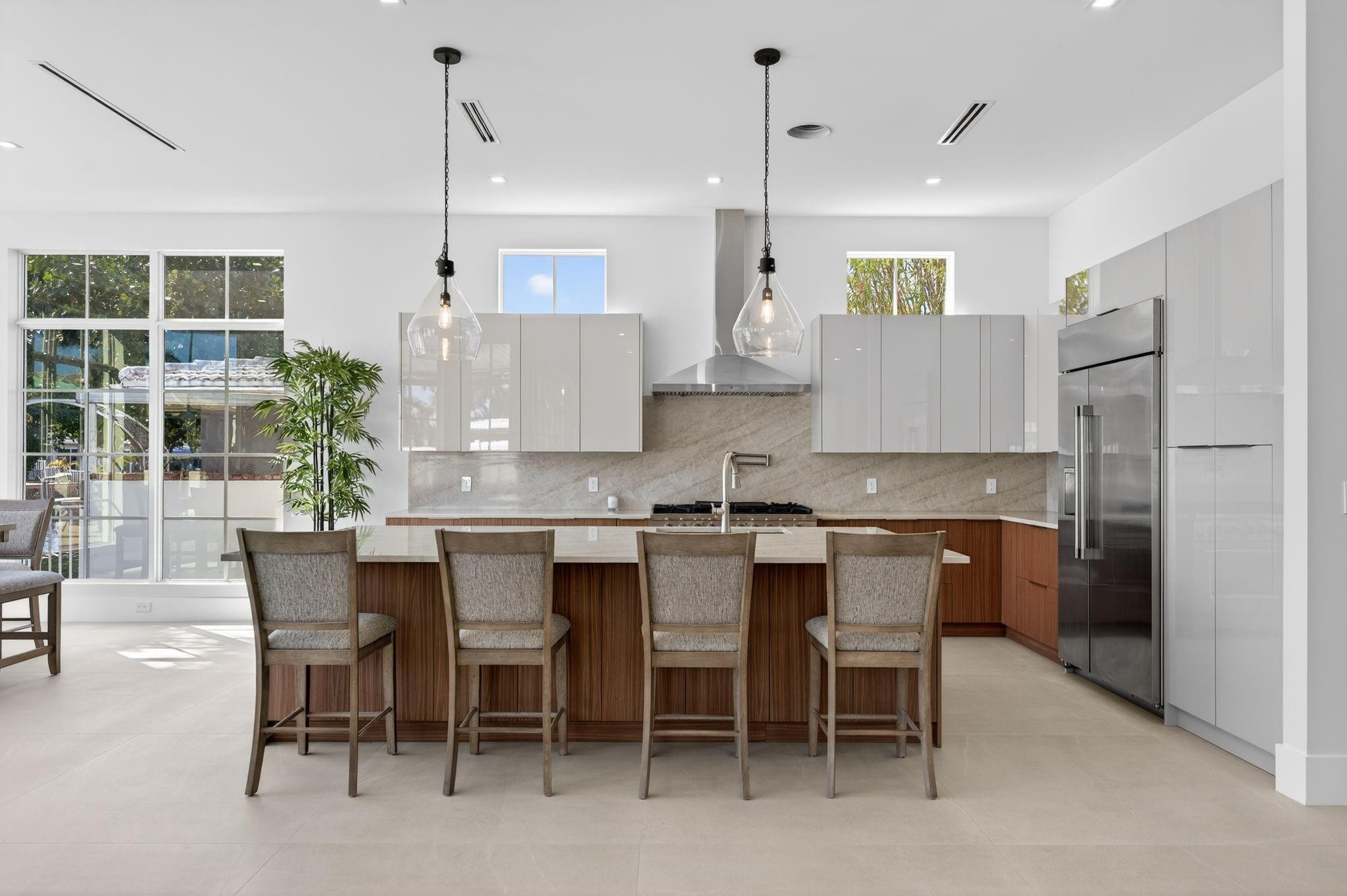 310 SE 9th Pompano Beach, FL 33060