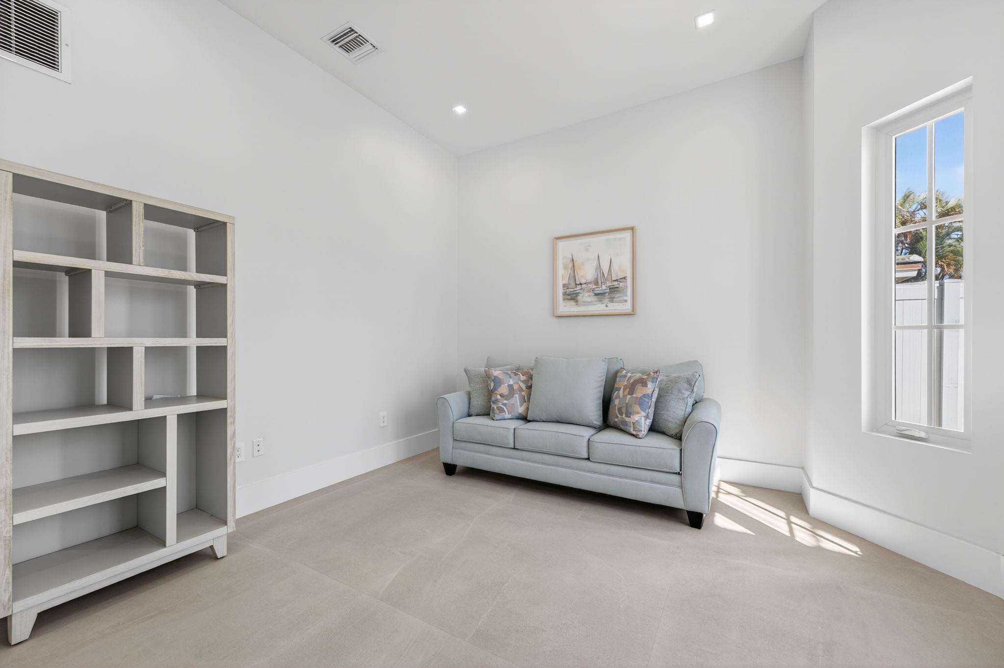 310 SE 9th Pompano Beach, FL 33060