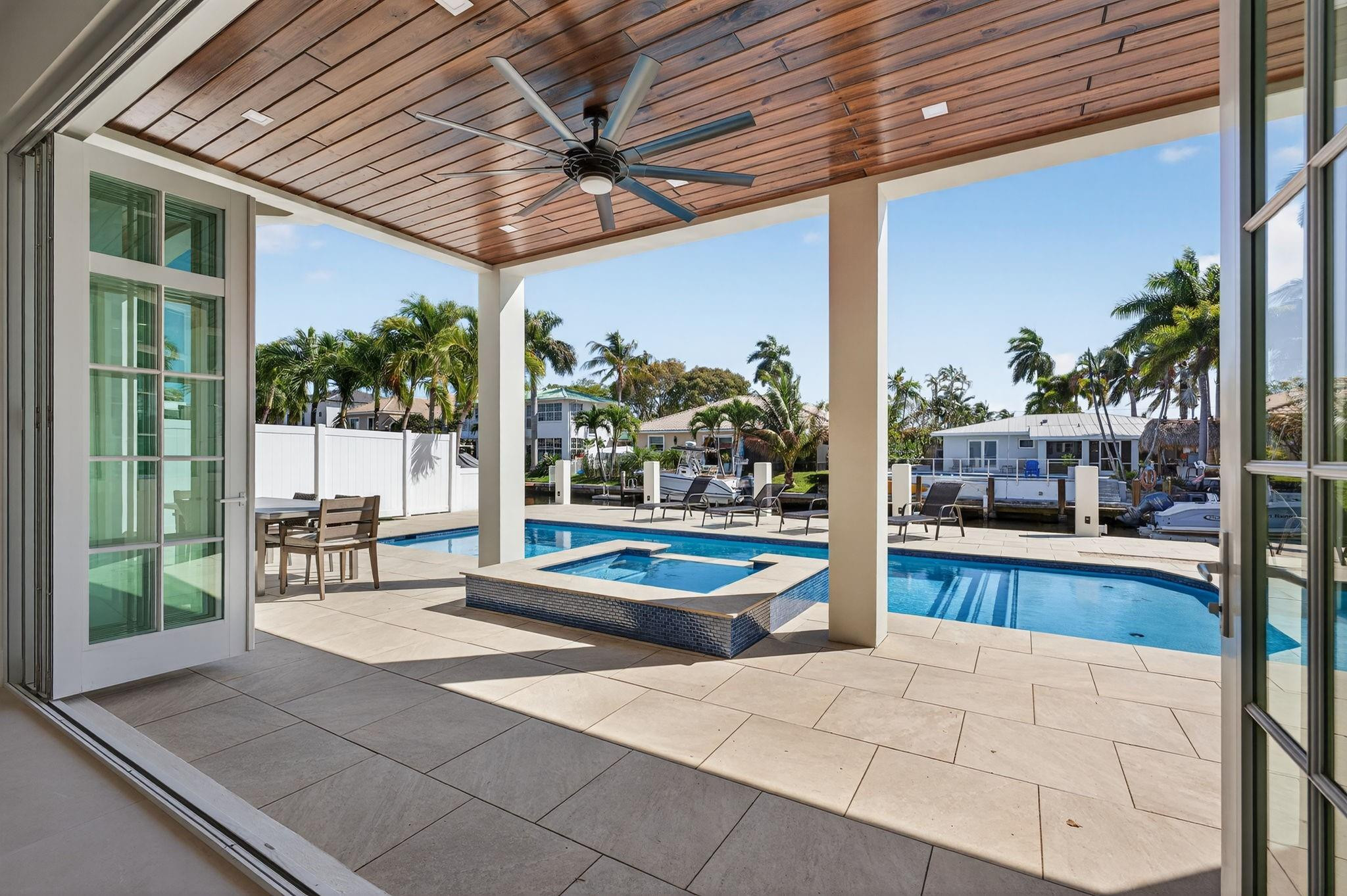 310 SE 9th Pompano Beach, FL 33060