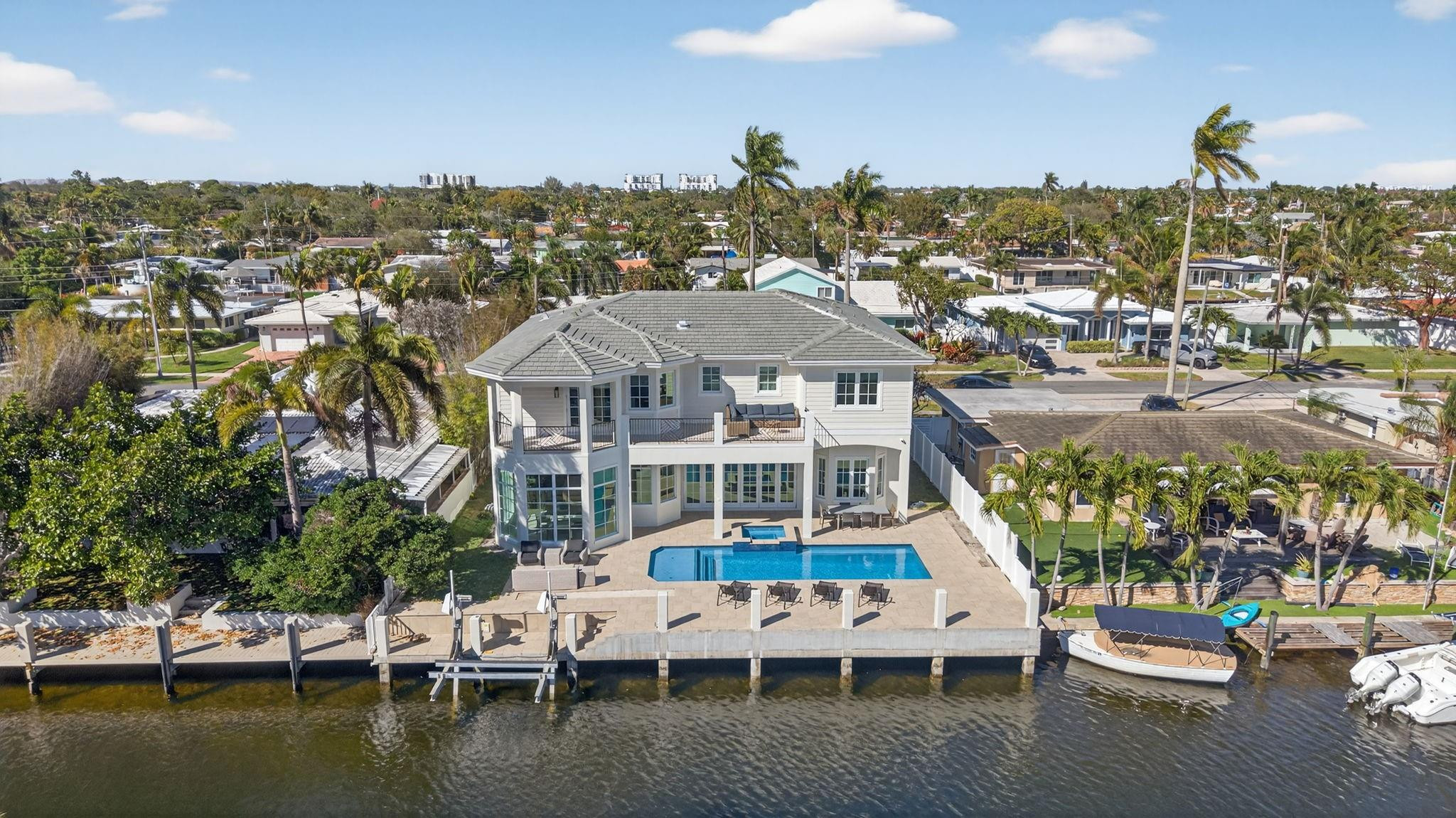 310 SE 9th Pompano Beach, FL 33060