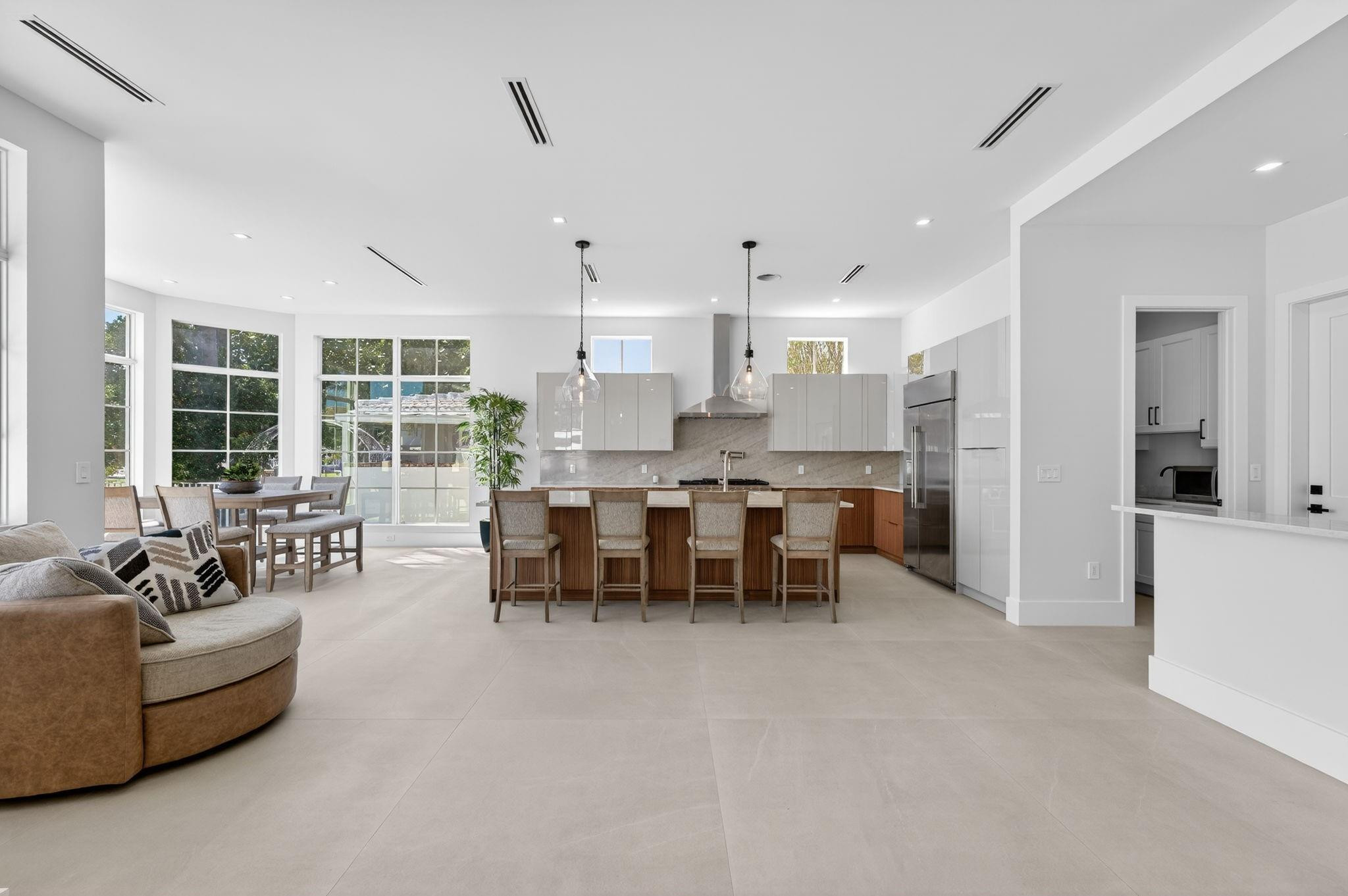 310 SE 9th Pompano Beach, FL 33060