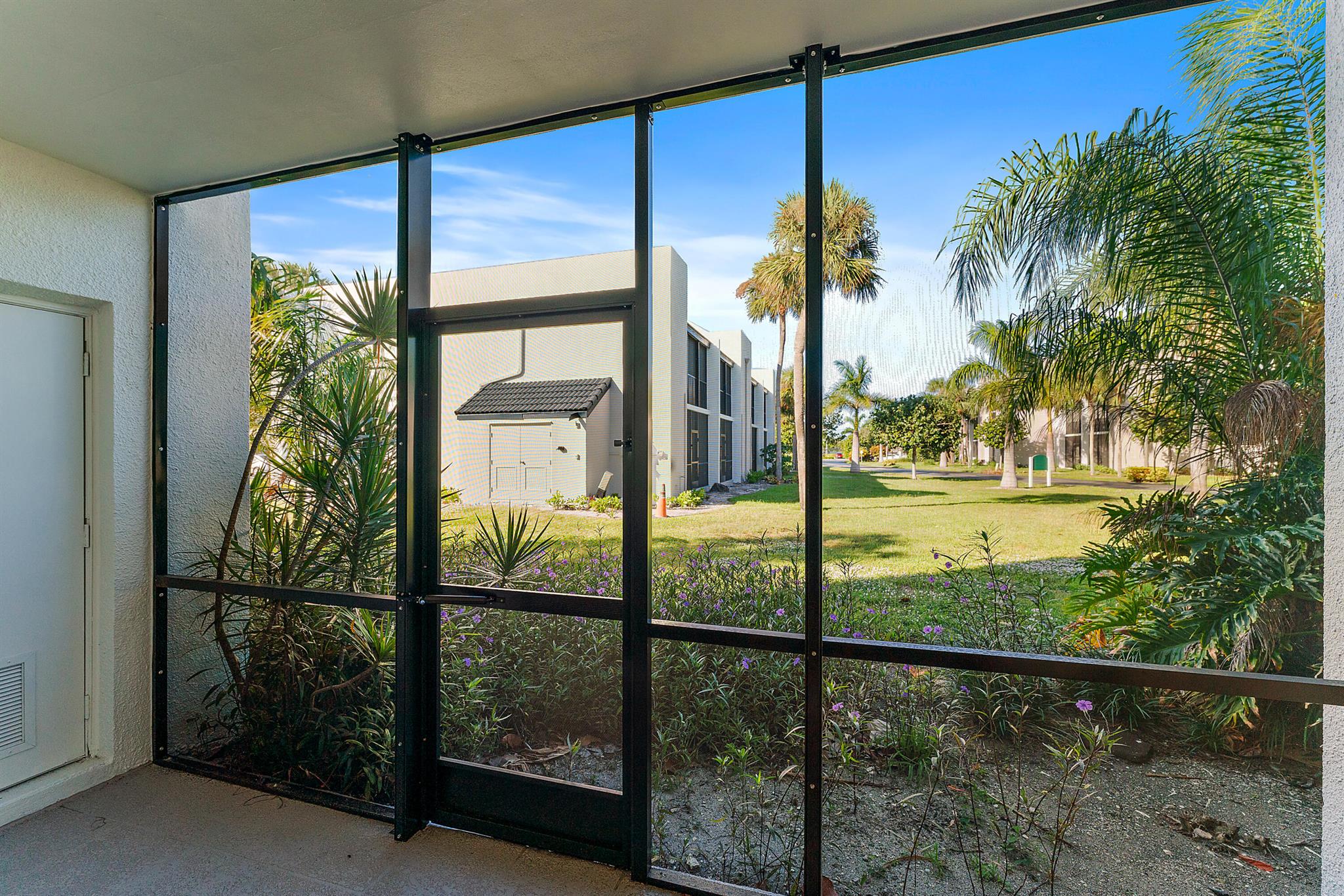 1605 S Us Hwy 1 #V1-104 Jupiter, FL 33477